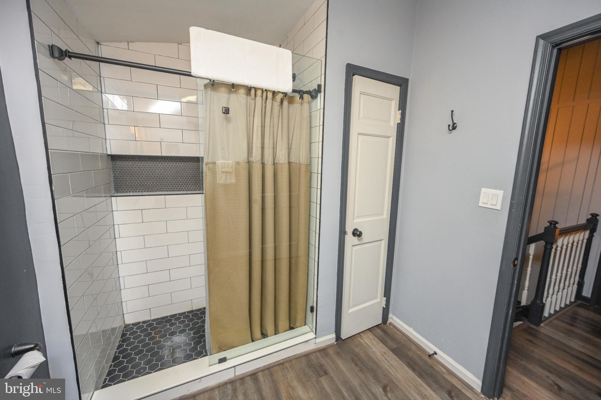 LAKE SHORE DRIVE - Residential