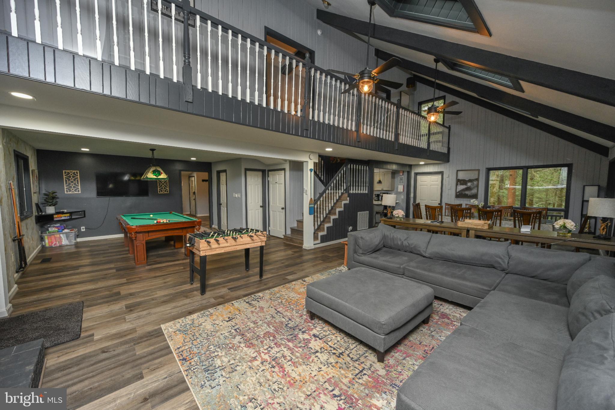 LAKE SHORE DRIVE - Residential