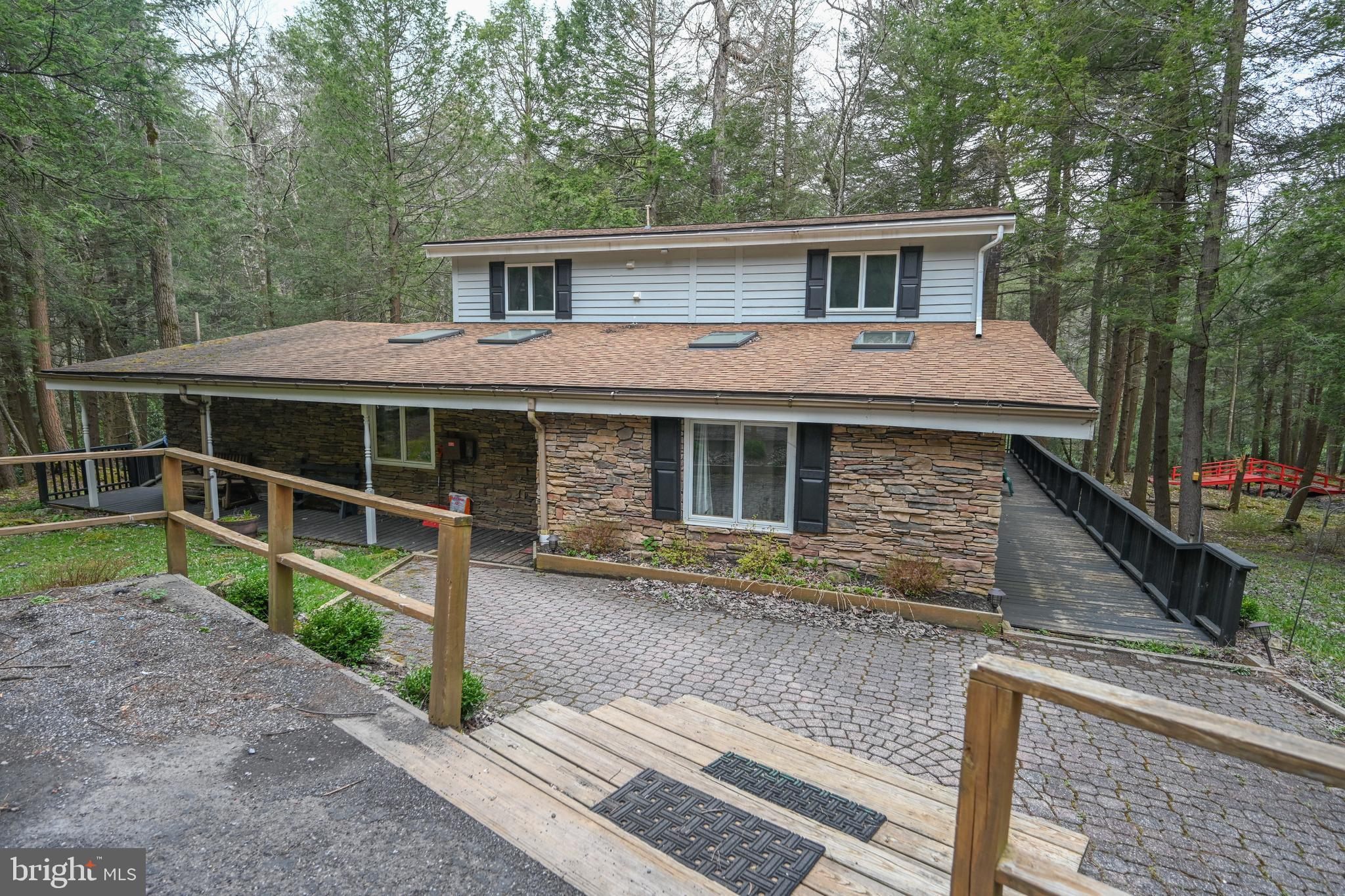 LAKE SHORE DRIVE - Residential