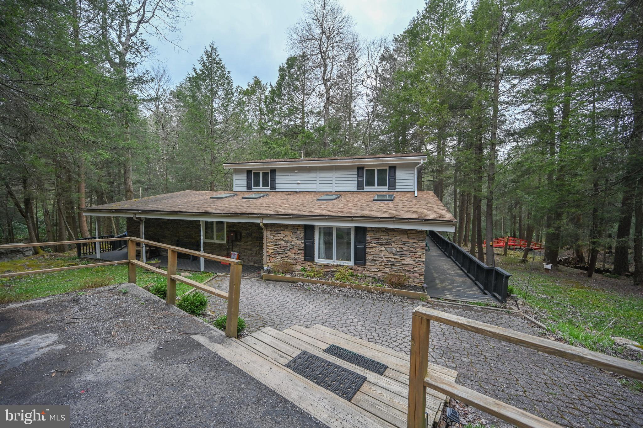 LAKE SHORE DRIVE - Residential