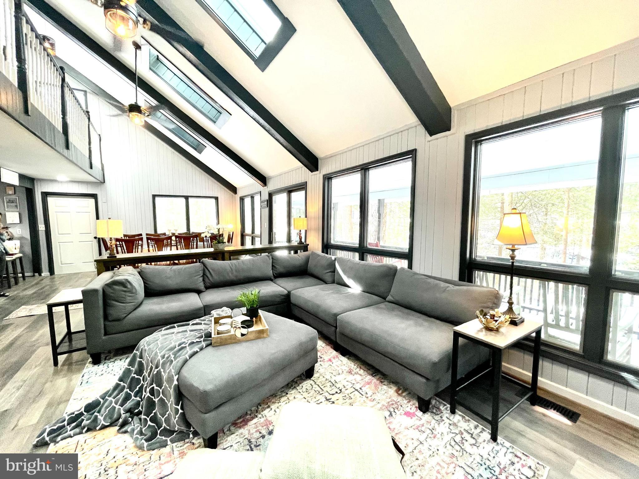 LAKE SHORE DRIVE - Residential