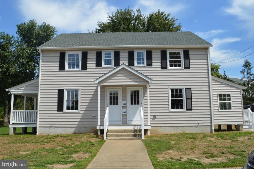 Contemporary, comfortable & convenient...This QA's County gem boasts hardwood & ceramic tile floors throughout, open floor plan.... bonus room, mud room, full basement & covered porch... all of which is centrally located in Centreville and offers the convenience you need when living a busy life.  No exterior maintenance required! Grass Cutting & Water and Sewer are included in the rent.