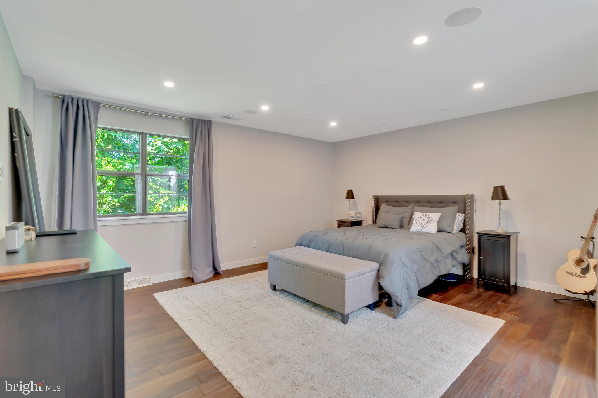 WYNNEWOOD - Residential