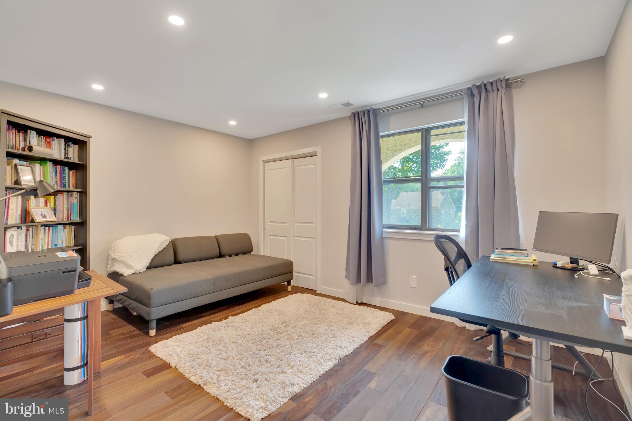 WYNNEWOOD - Residential