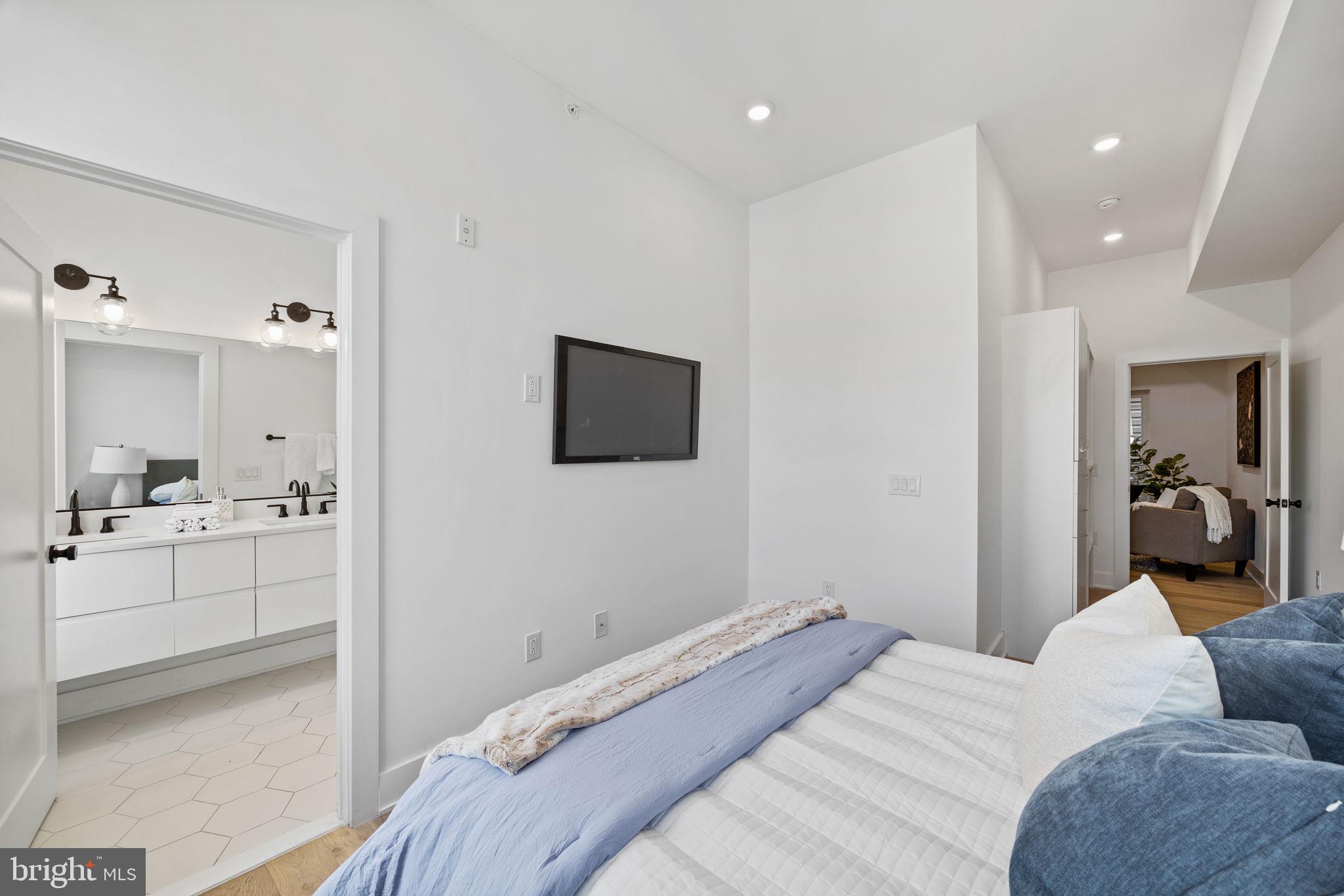 GRADUATE HOSPITAL - Residential