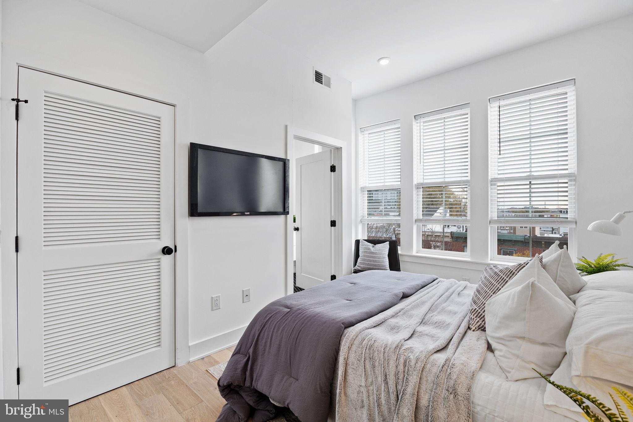 GRADUATE HOSPITAL - Residential