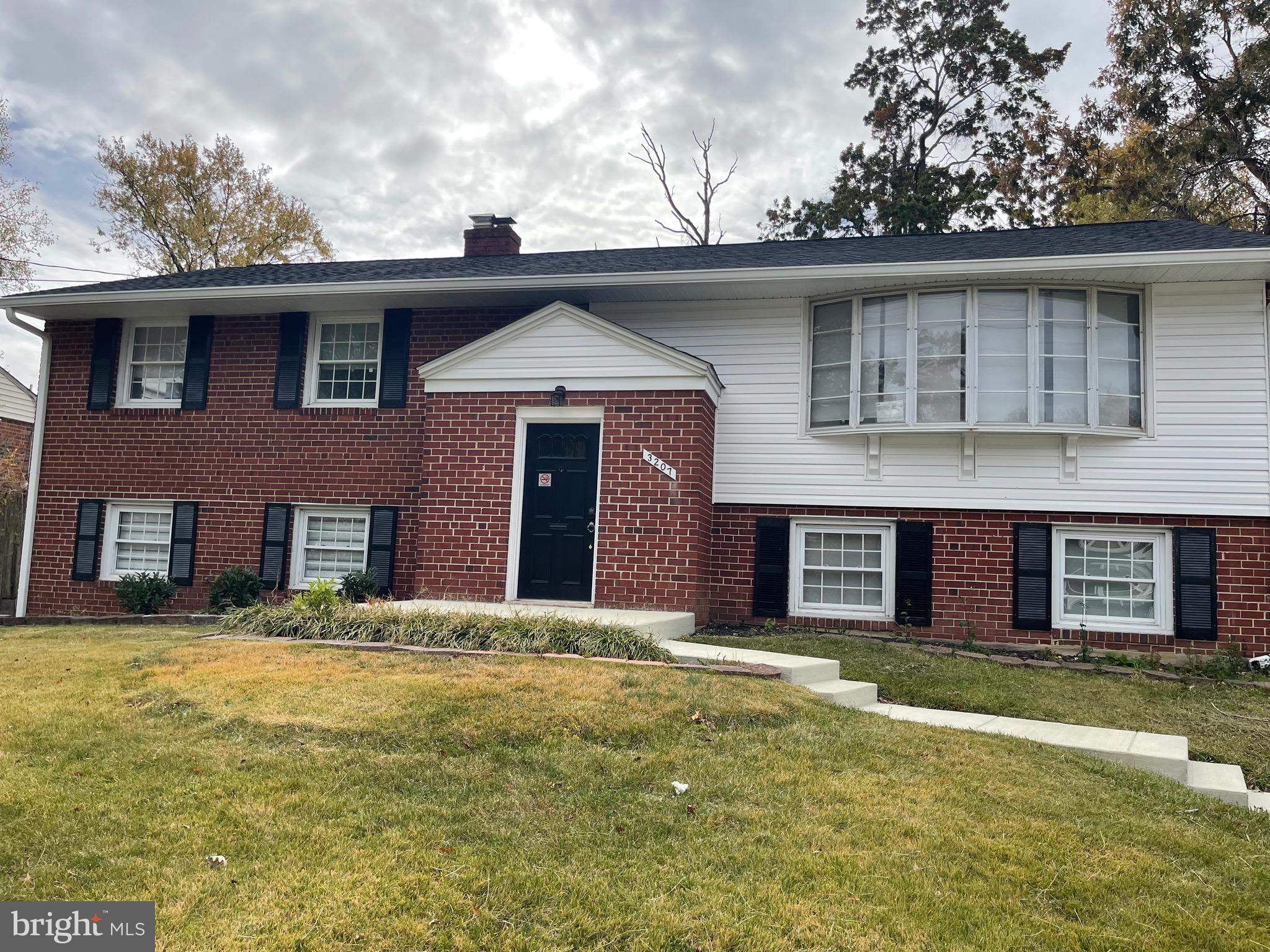 CALVERTON - Residential Lease