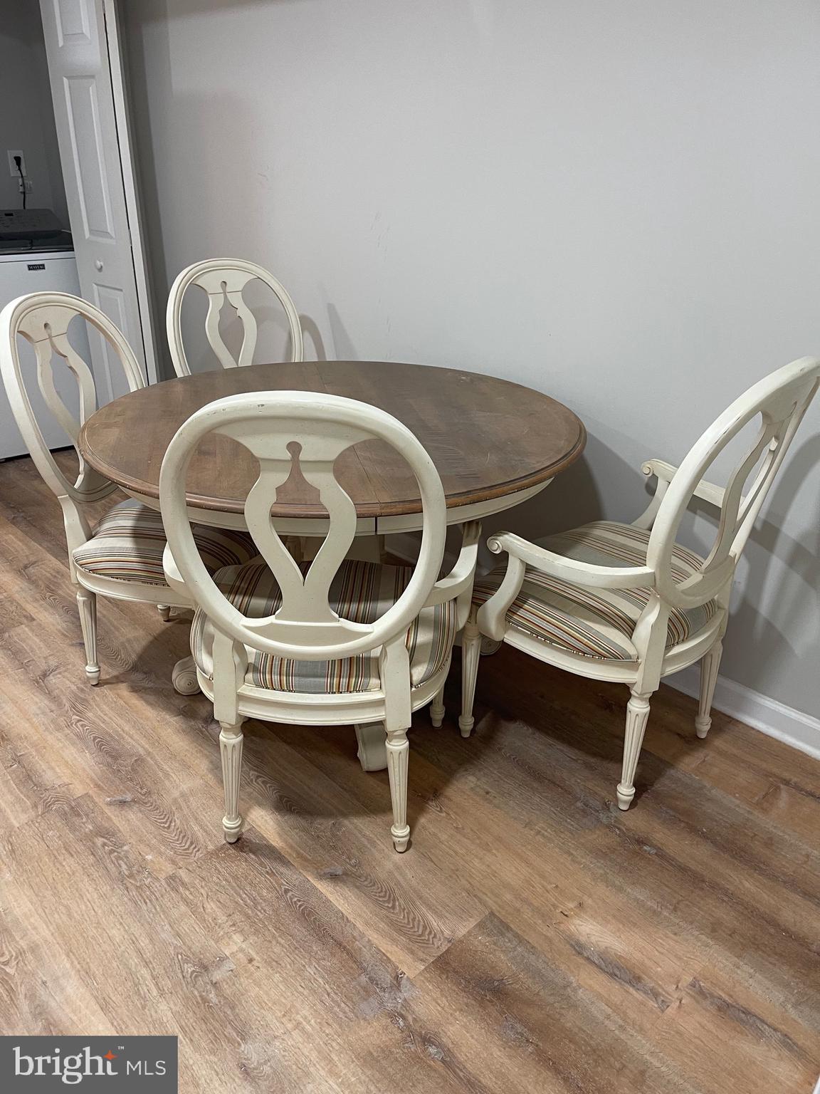 CALVERTON - Residential Lease