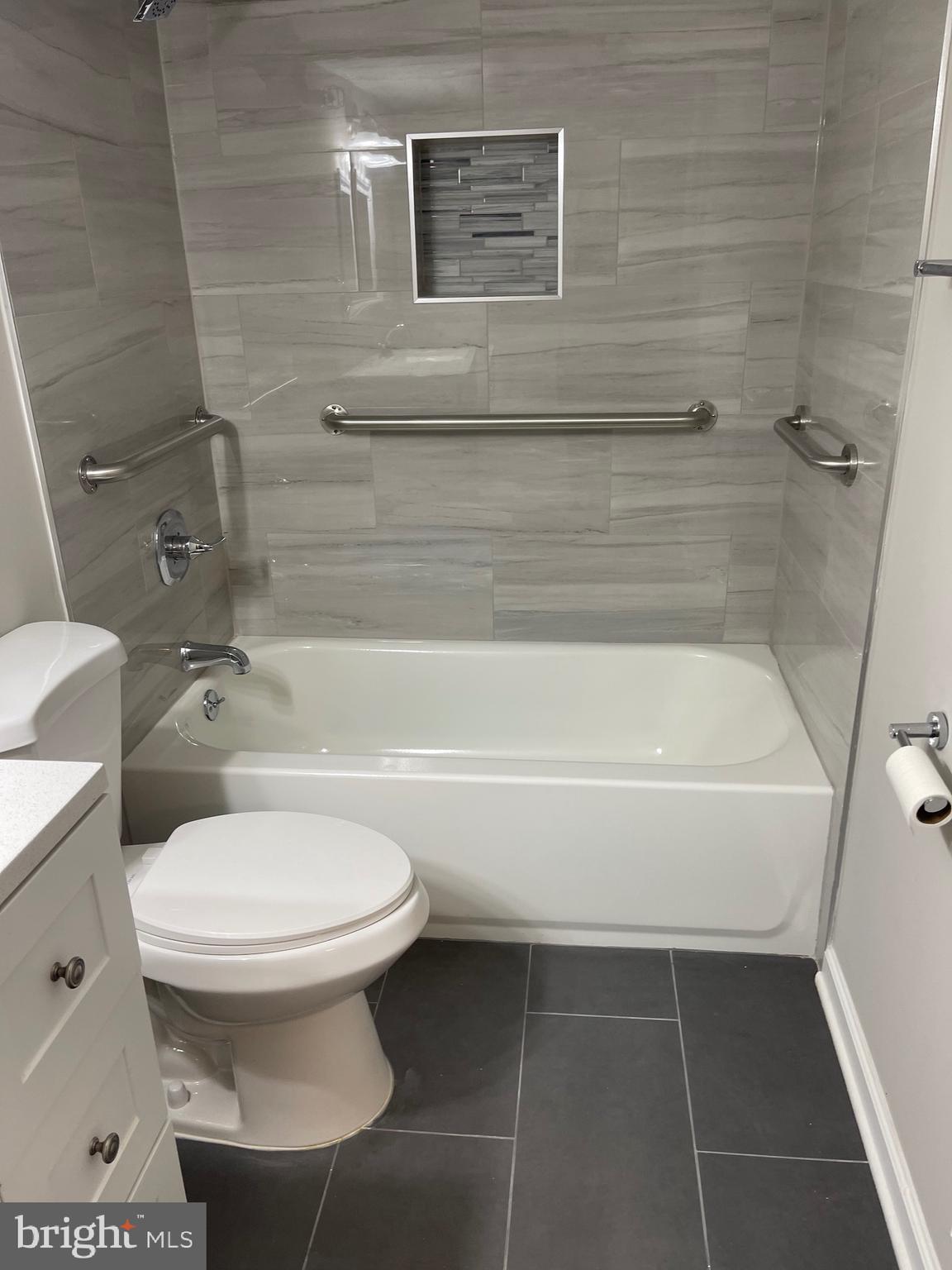 CALVERTON - Residential Lease