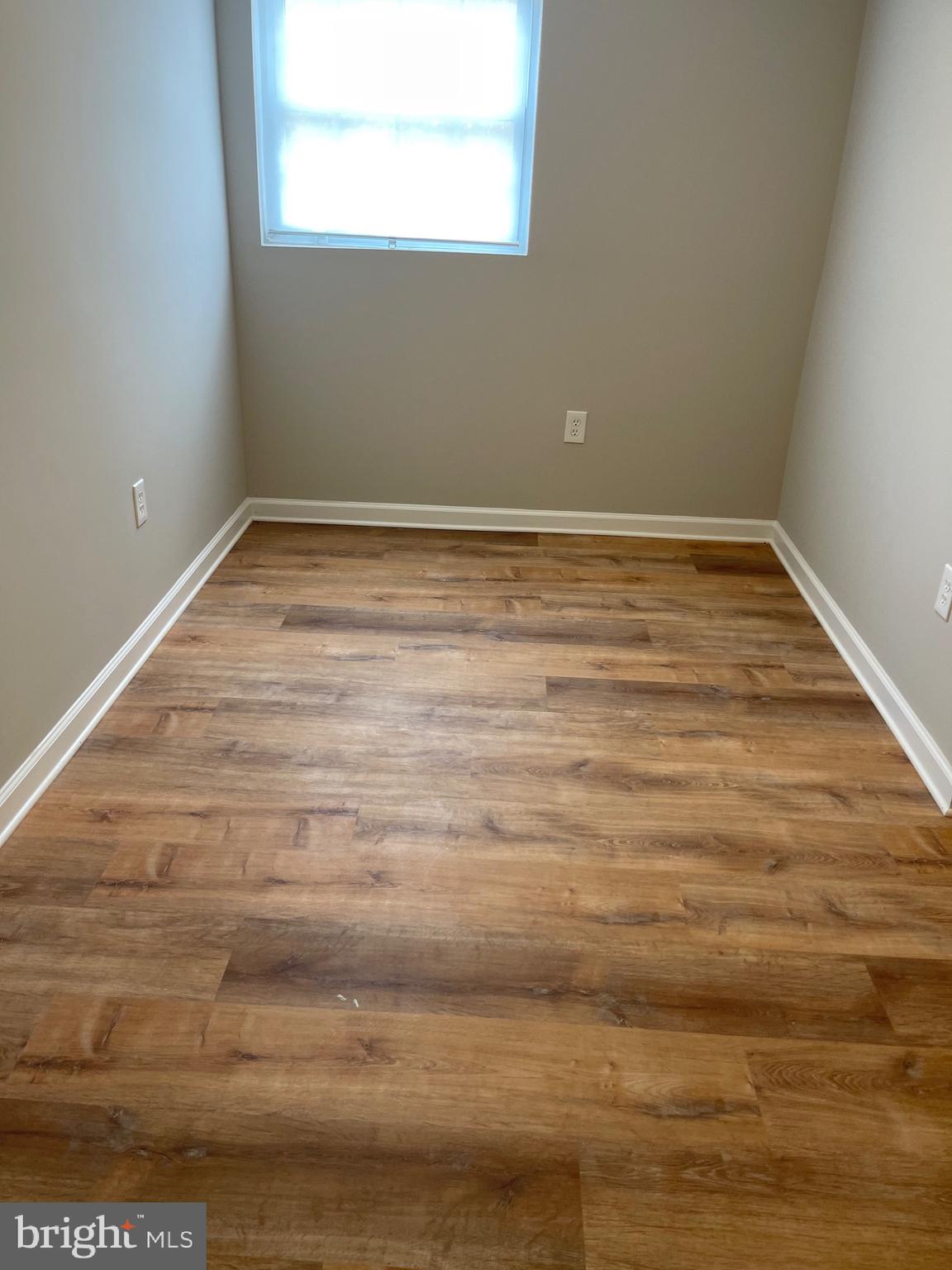 CALVERTON - Residential Lease