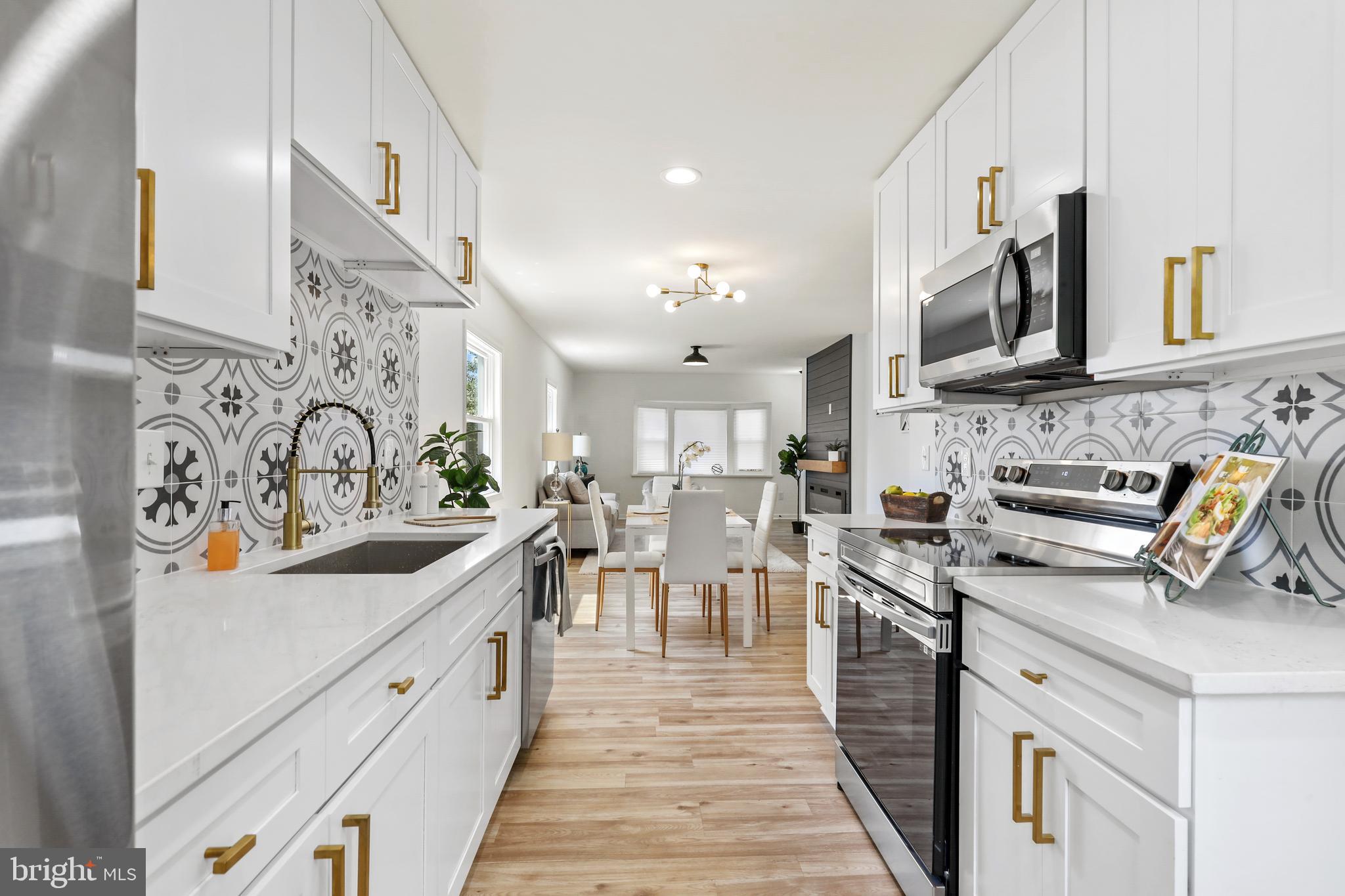 CHRISTOPHER - Residential