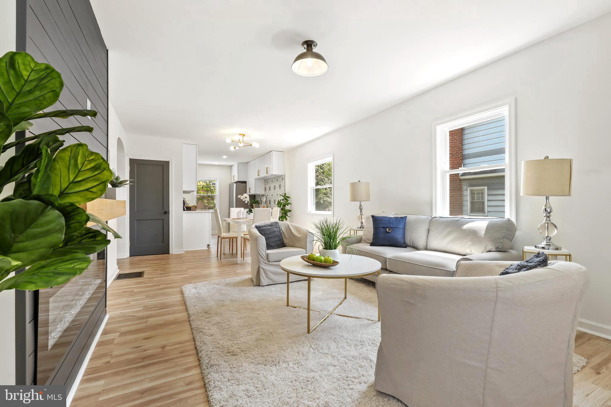 CHRISTOPHER - Residential