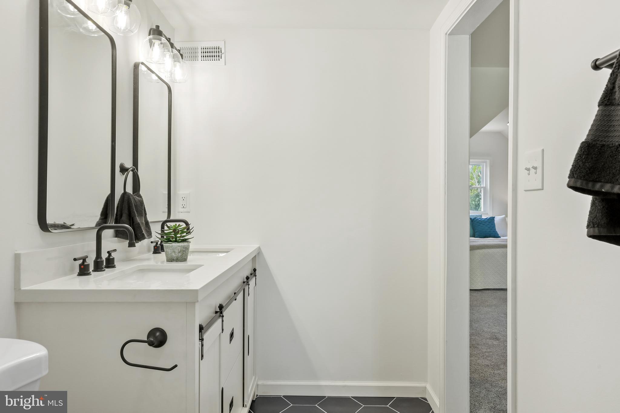 CHRISTOPHER - Residential