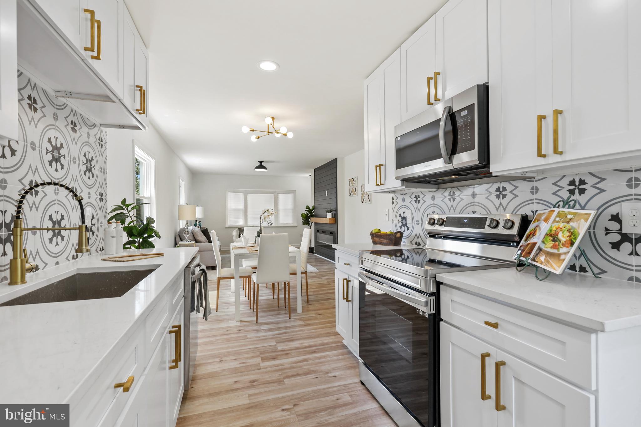 CHRISTOPHER - Residential