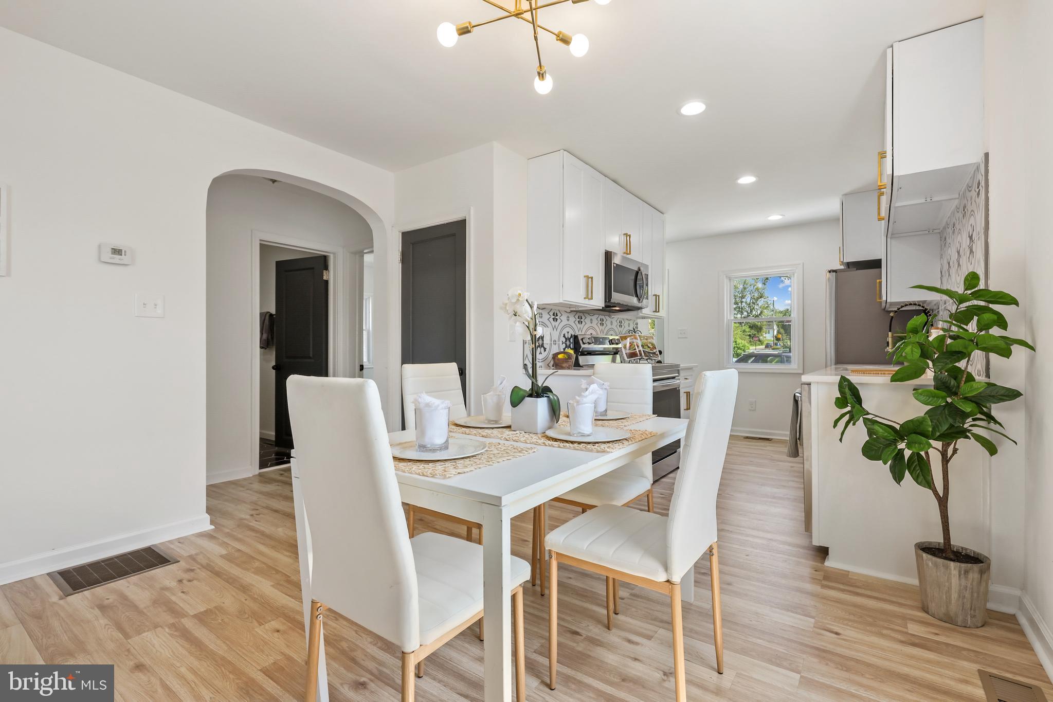 CHRISTOPHER - Residential