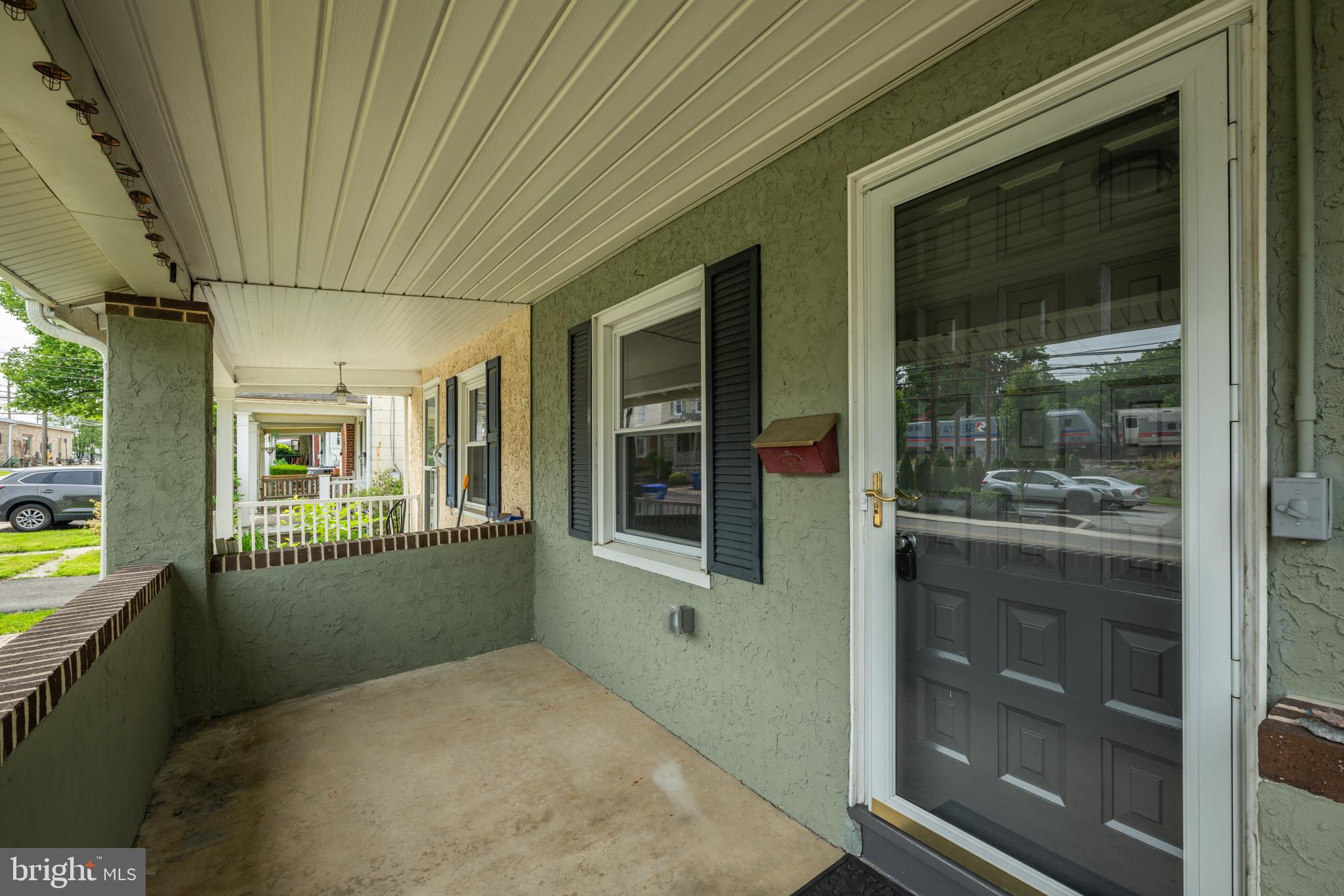 314 W GLENSIDE AVENUE