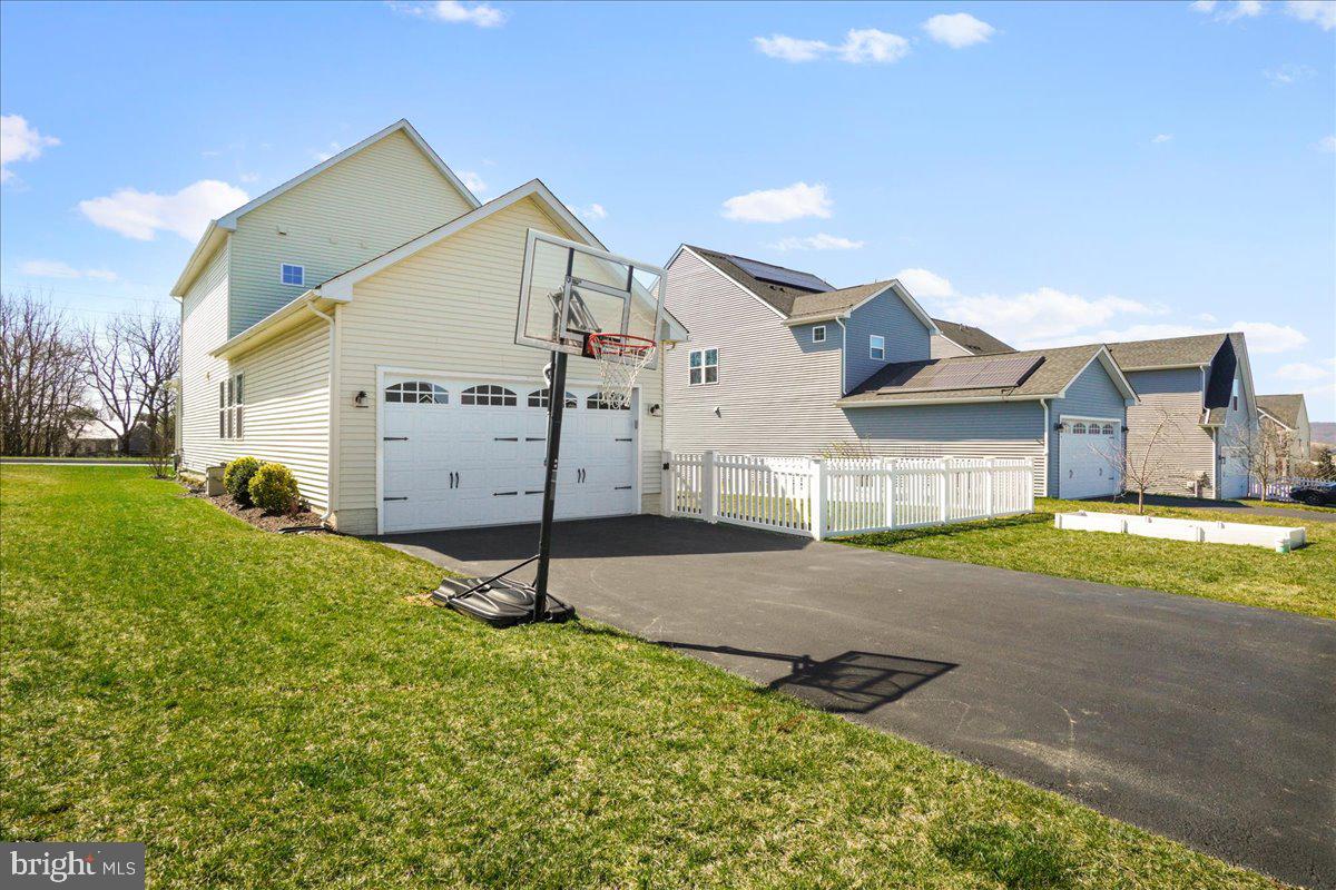 MIDDLETOWN GLEN - Residential