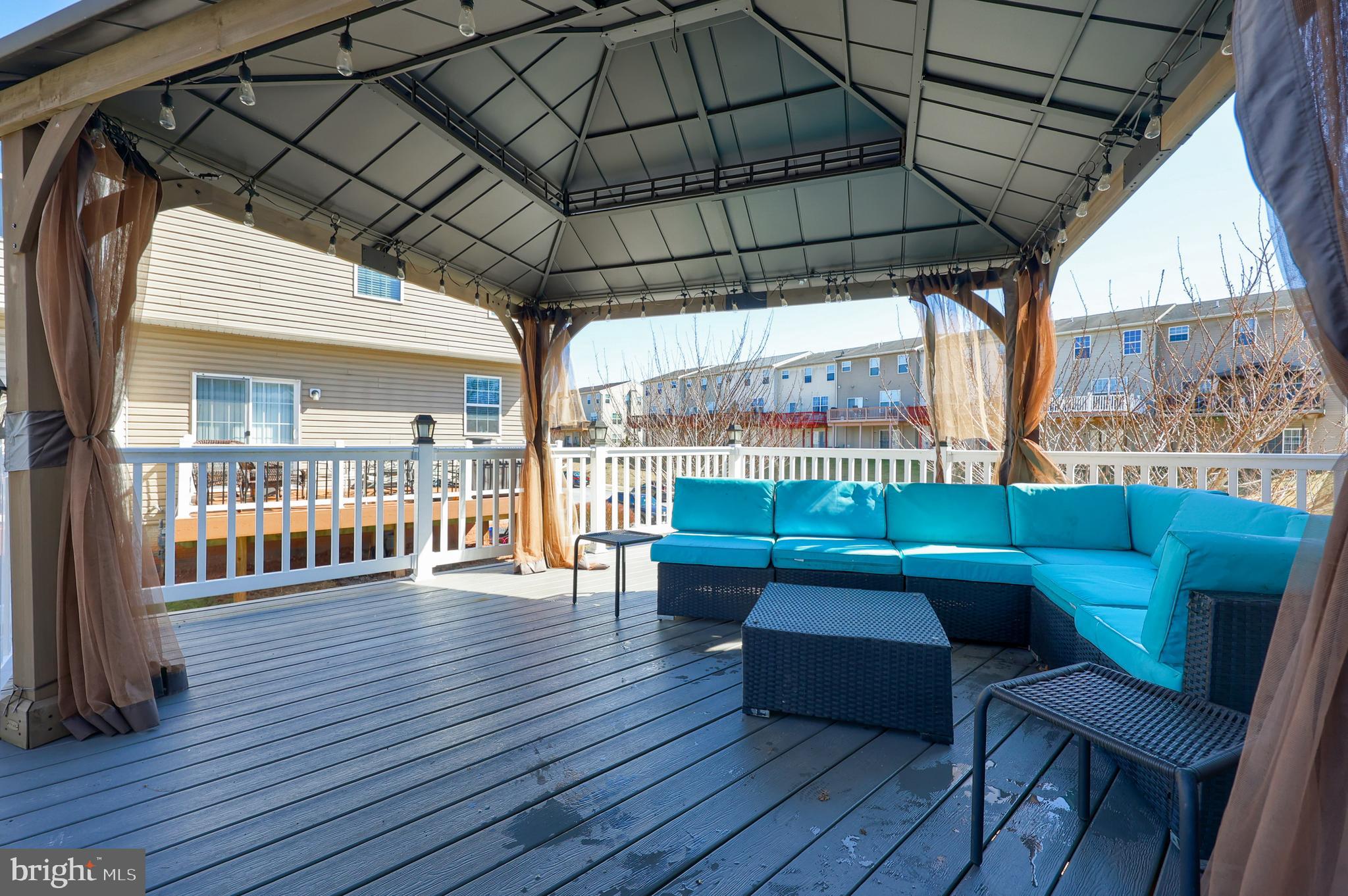 IRON BRIDGE LANDING - Residential