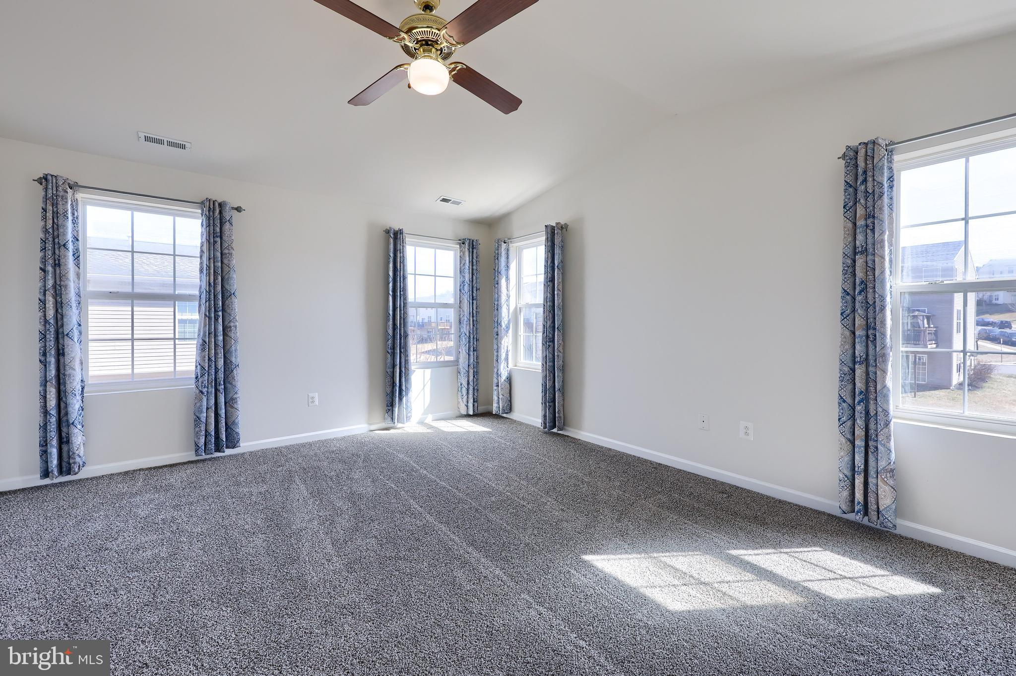 IRON BRIDGE LANDING - Residential