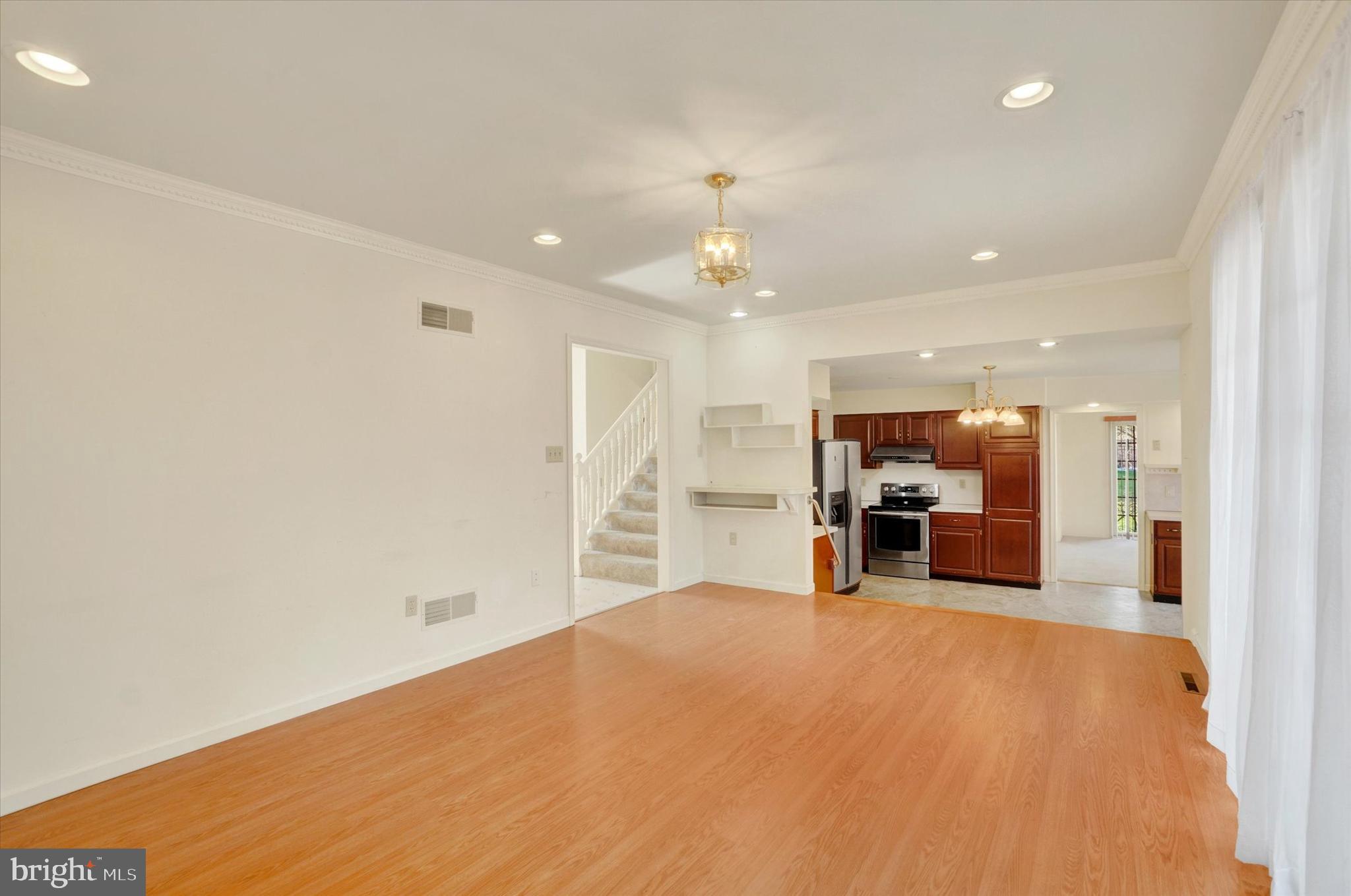 2729 SPARROW DRIVE