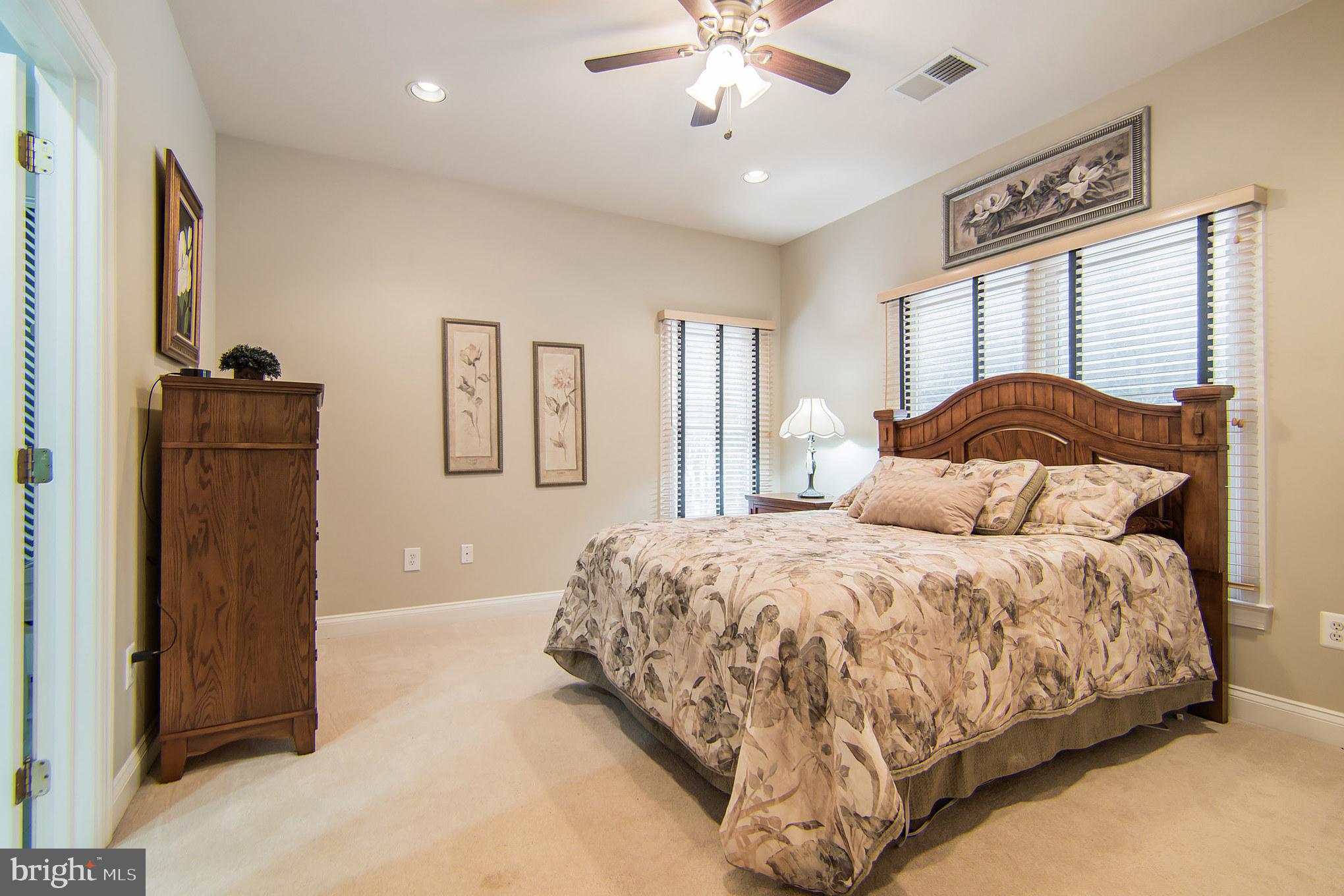 HUNTSMANS RIDGE - Residential