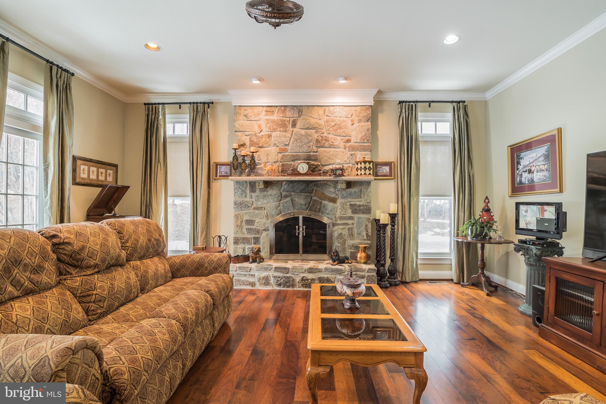 HUNTSMANS RIDGE - Residential