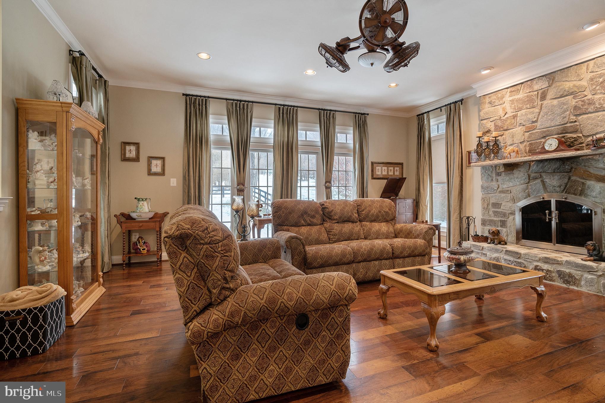 HUNTSMANS RIDGE - Residential