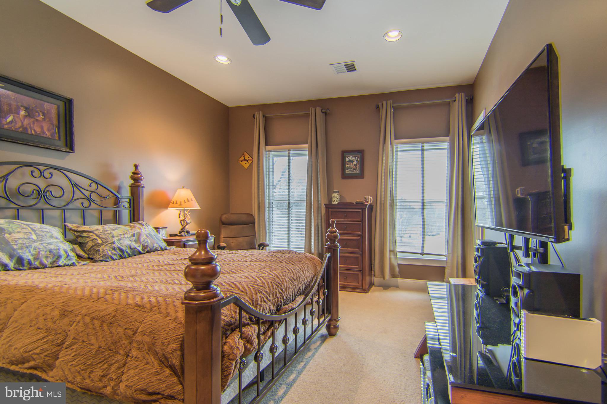 HUNTSMANS RIDGE - Residential