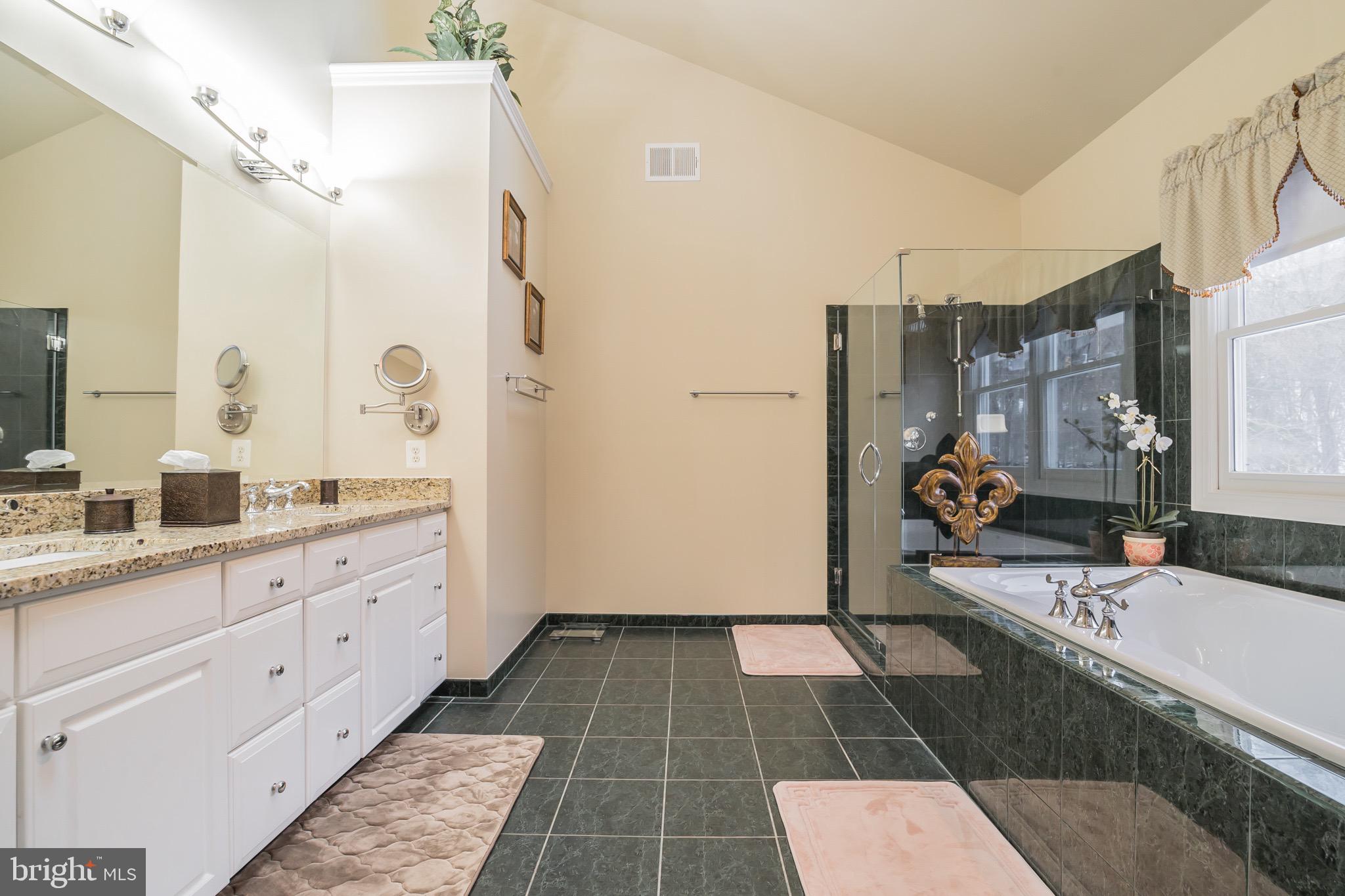 HUNTSMANS RIDGE - Residential