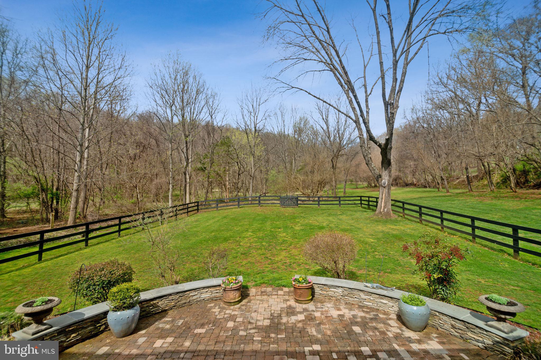 HUNTSMANS RIDGE - Residential