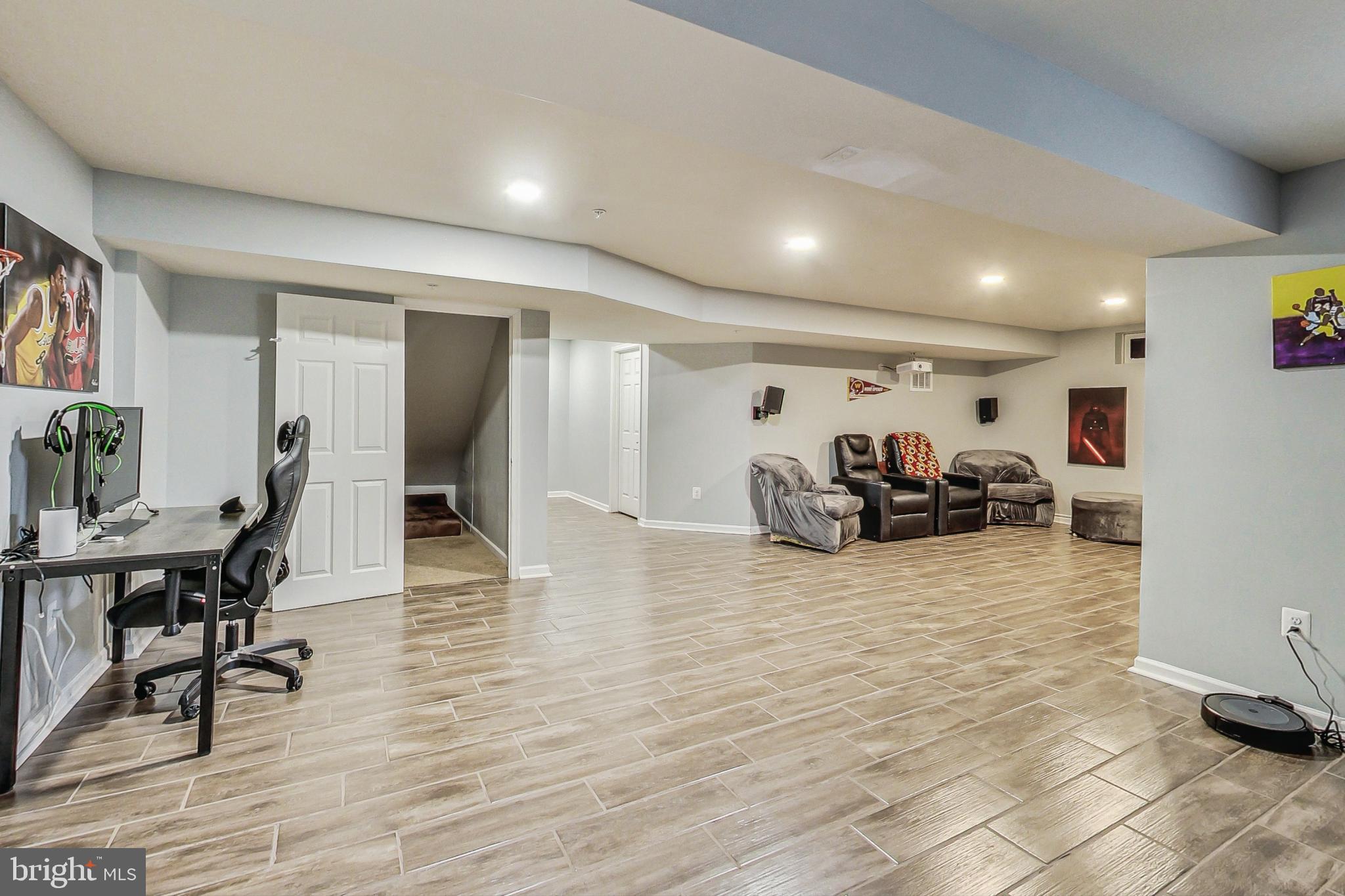 BRENTWOOD - Residential Lease