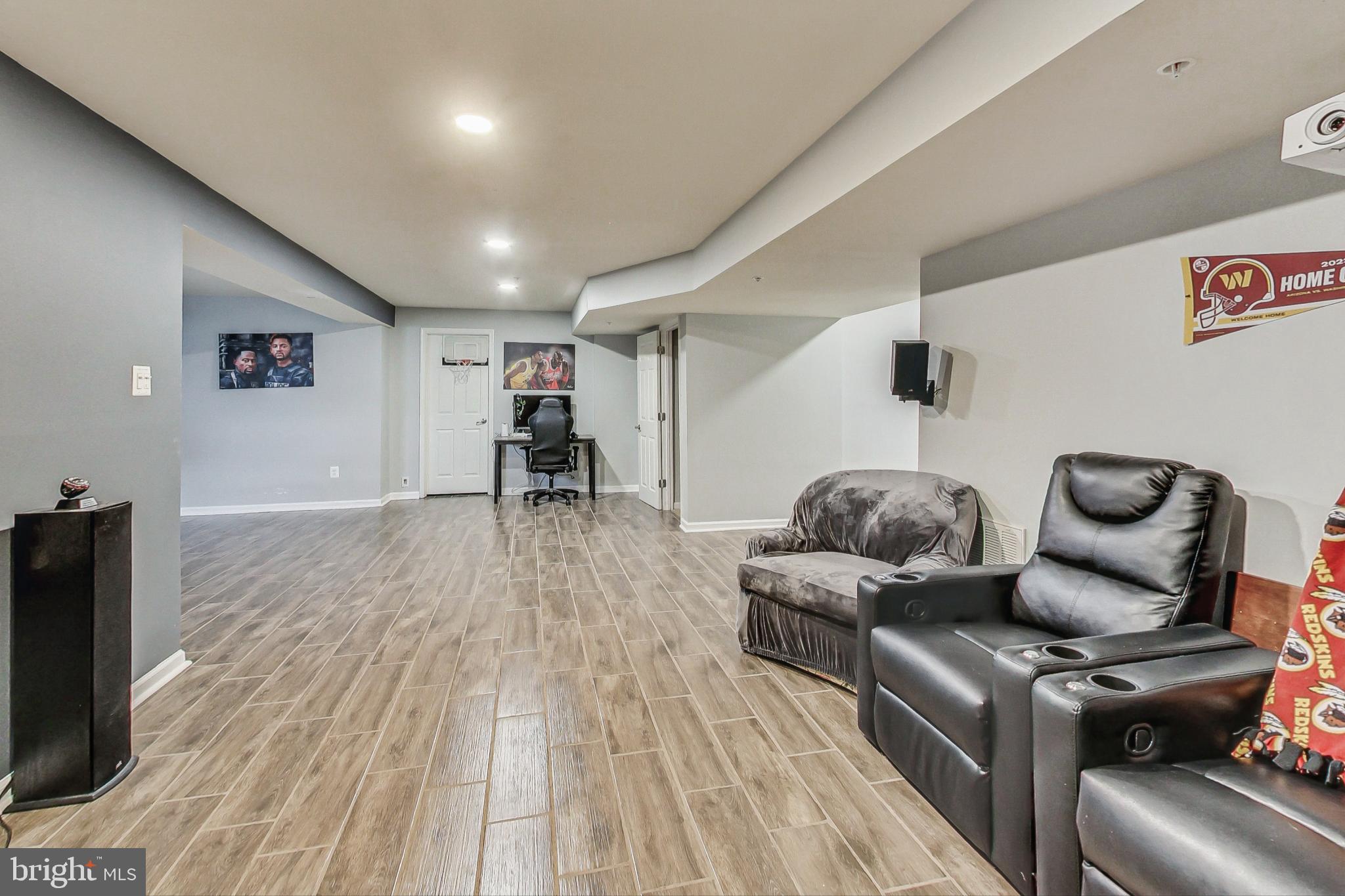 BRENTWOOD - Residential Lease