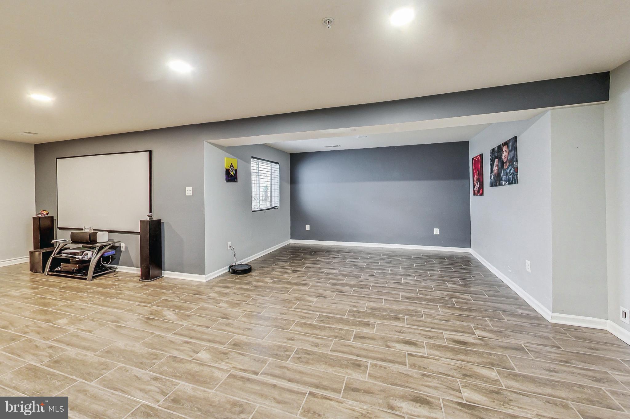 BRENTWOOD - Residential Lease