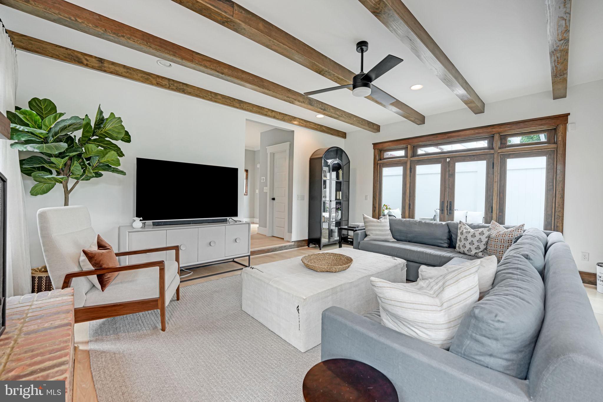 ROSEMONT PARK - Residential