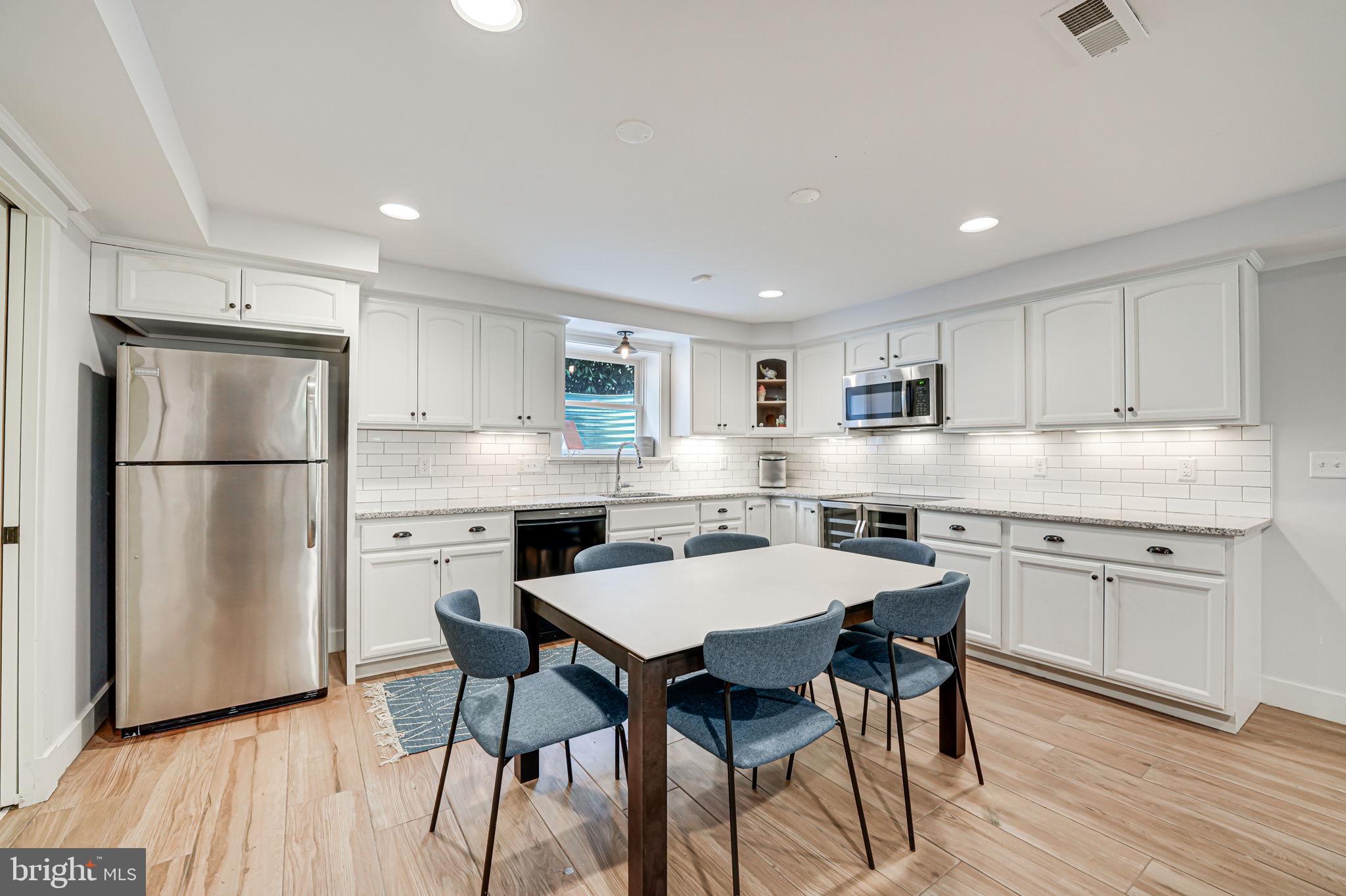 ROSEMONT PARK - Residential