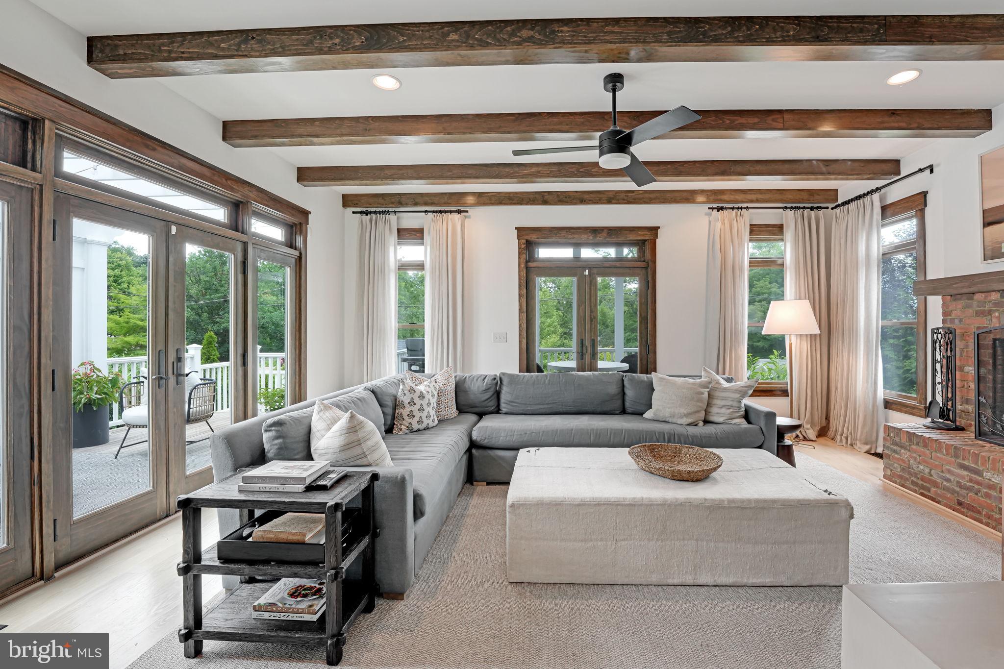 ROSEMONT PARK - Residential