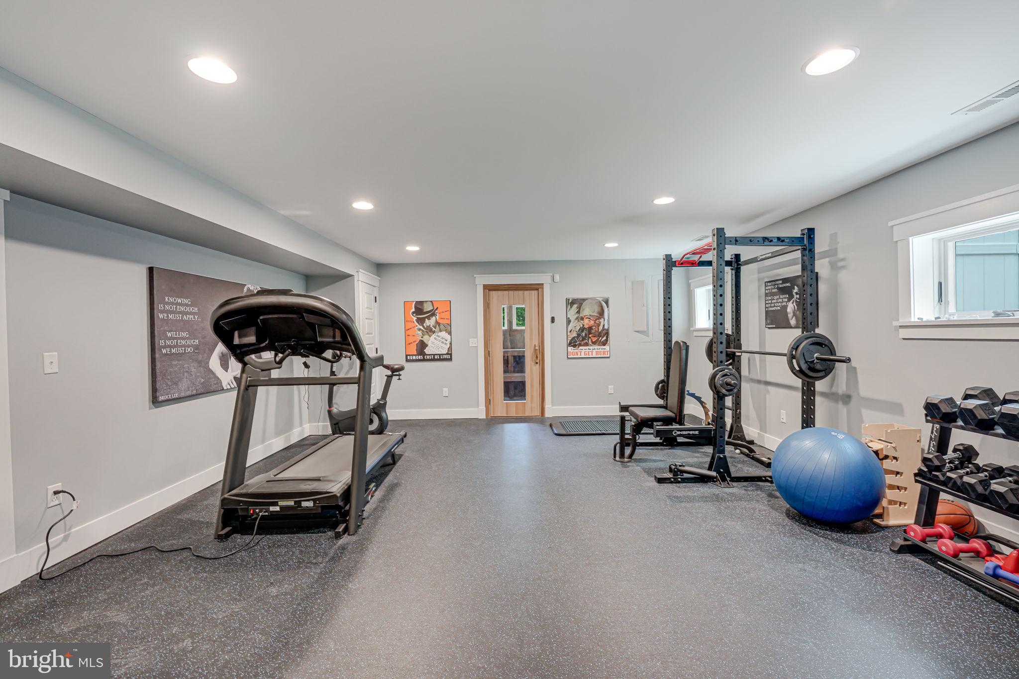 ROSEMONT PARK - Residential