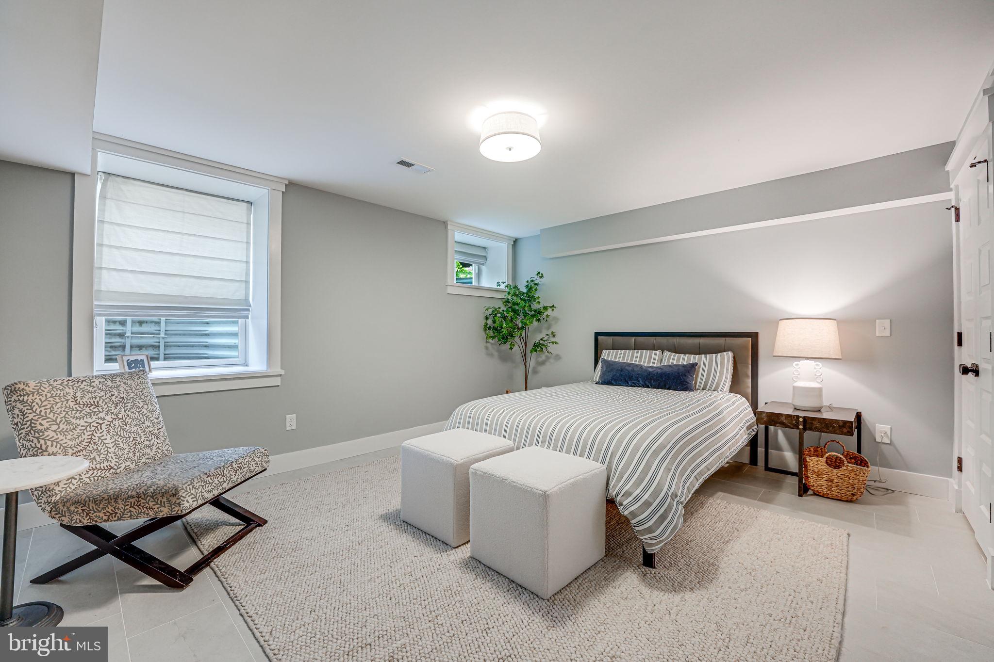 ROSEMONT PARK - Residential