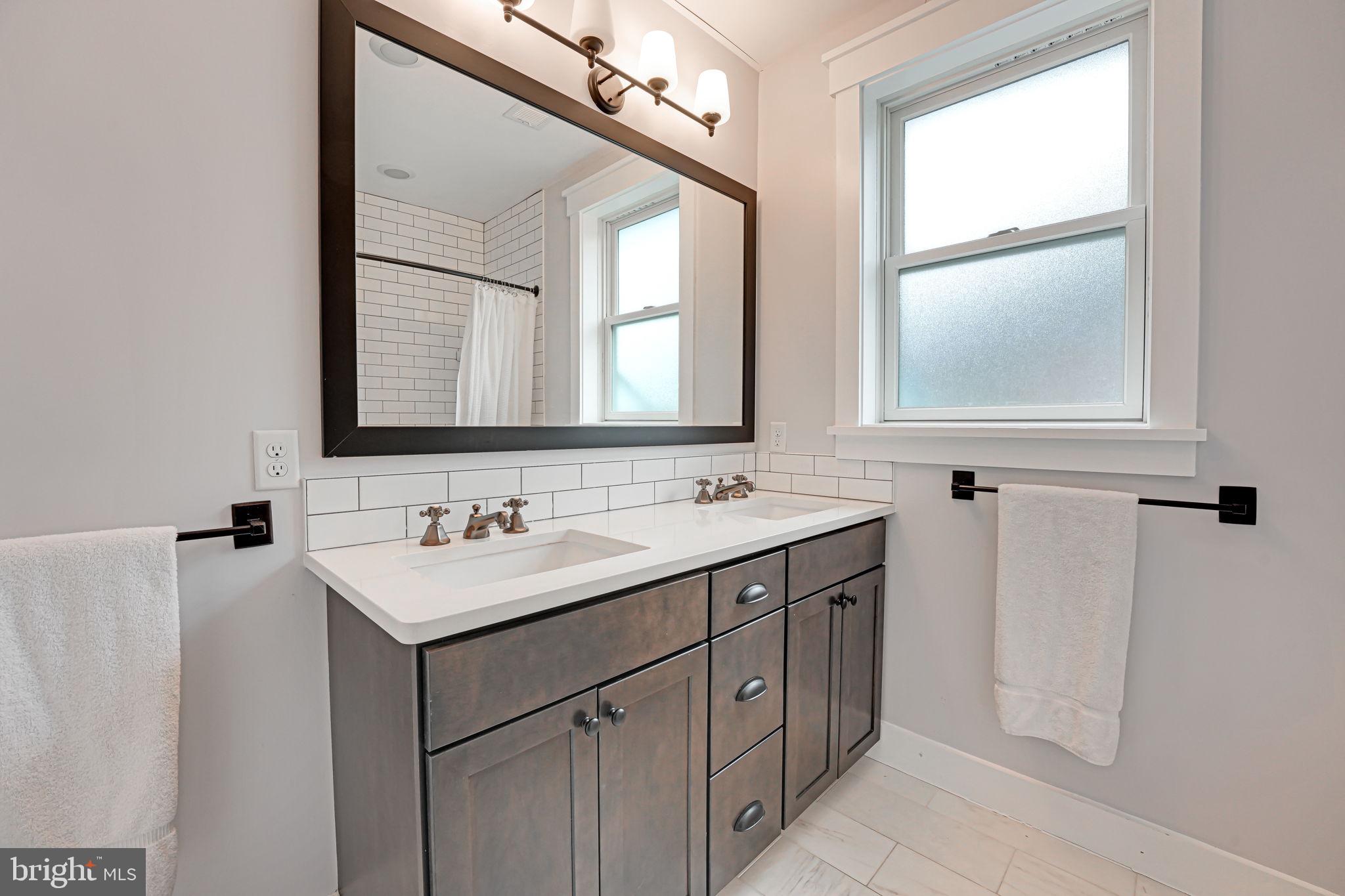 ROSEMONT PARK - Residential