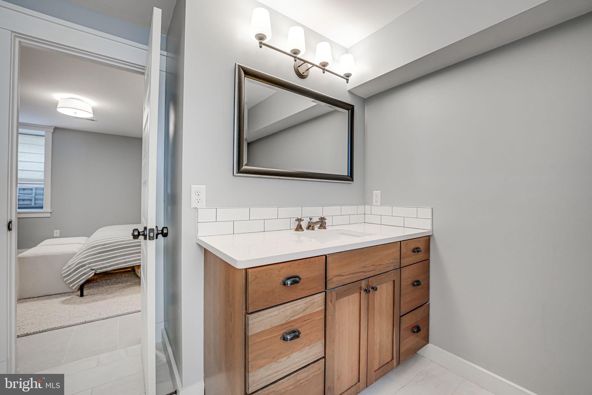 ROSEMONT PARK - Residential