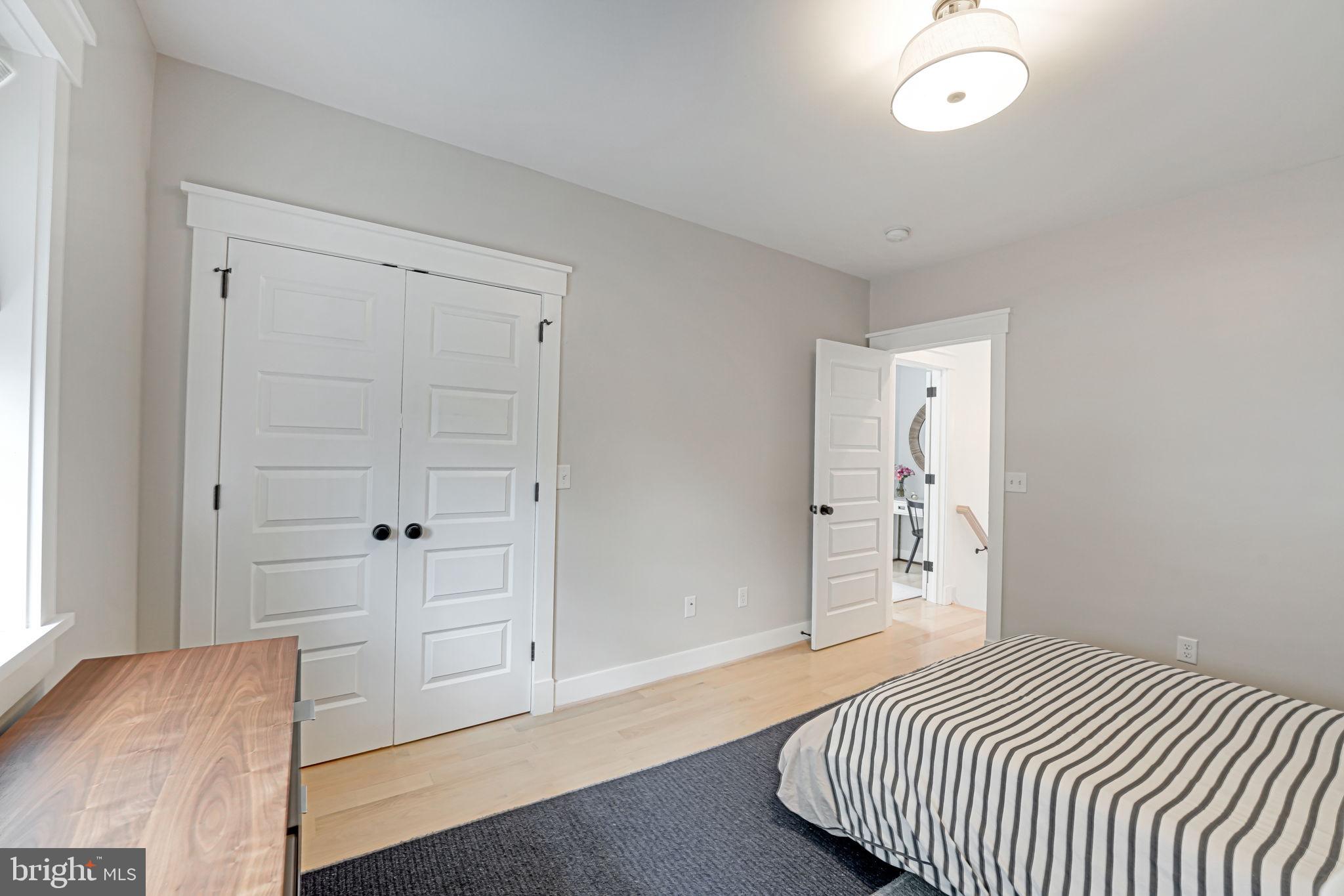 ROSEMONT PARK - Residential