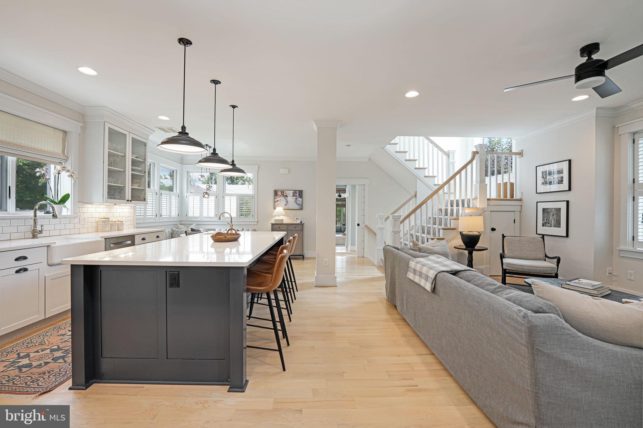 ROSEMONT PARK - Residential