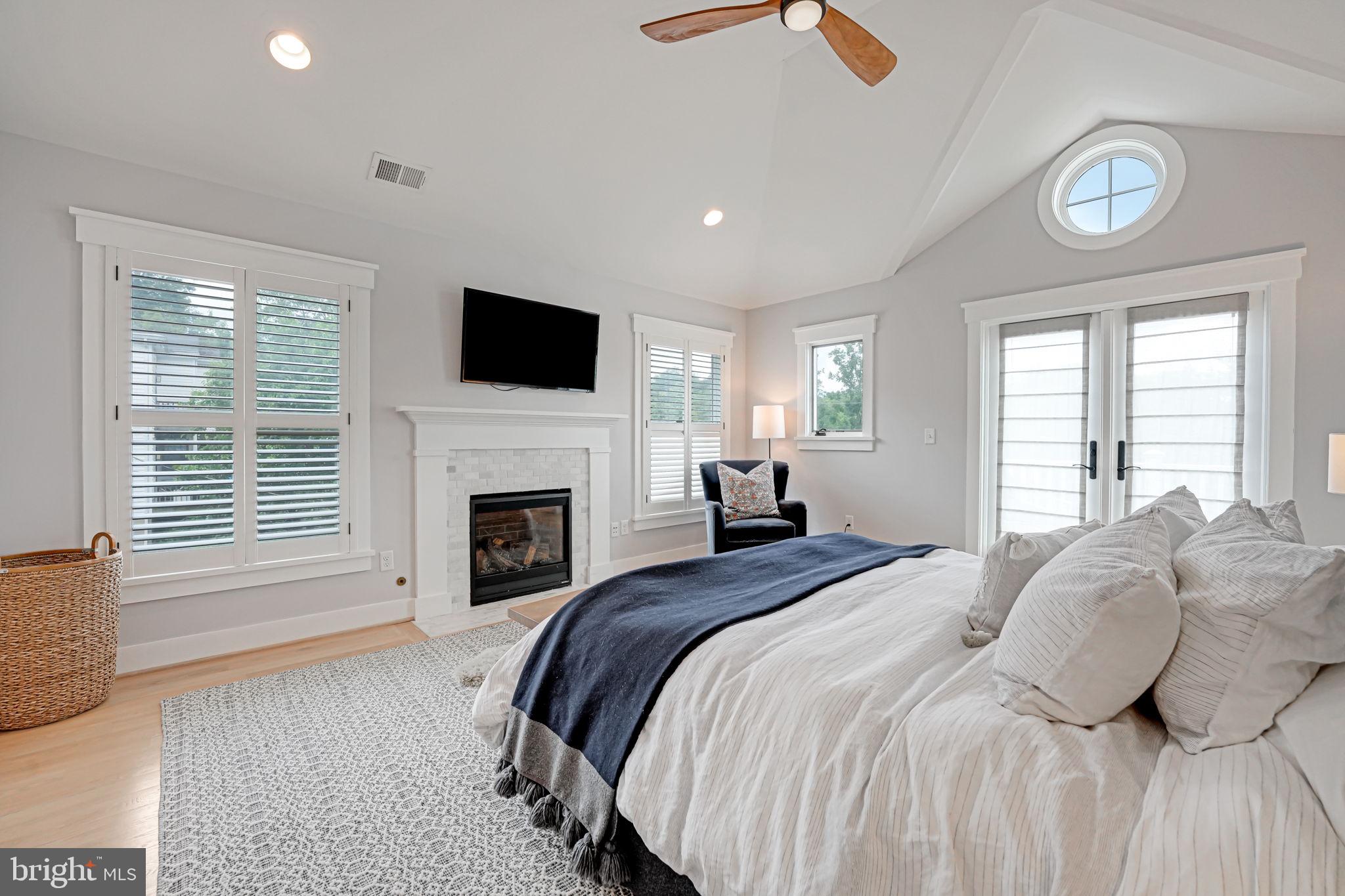 ROSEMONT PARK - Residential