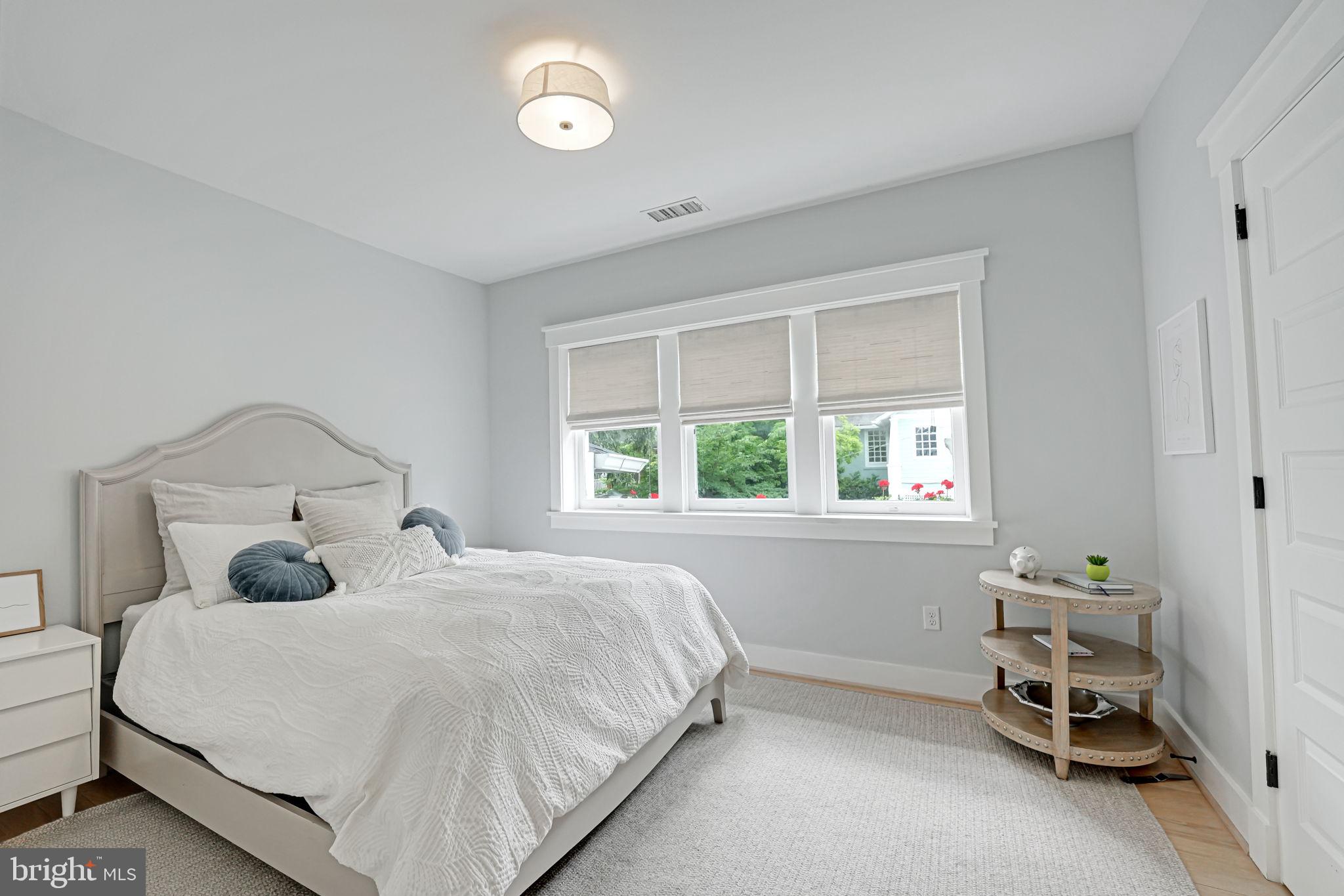 ROSEMONT PARK - Residential