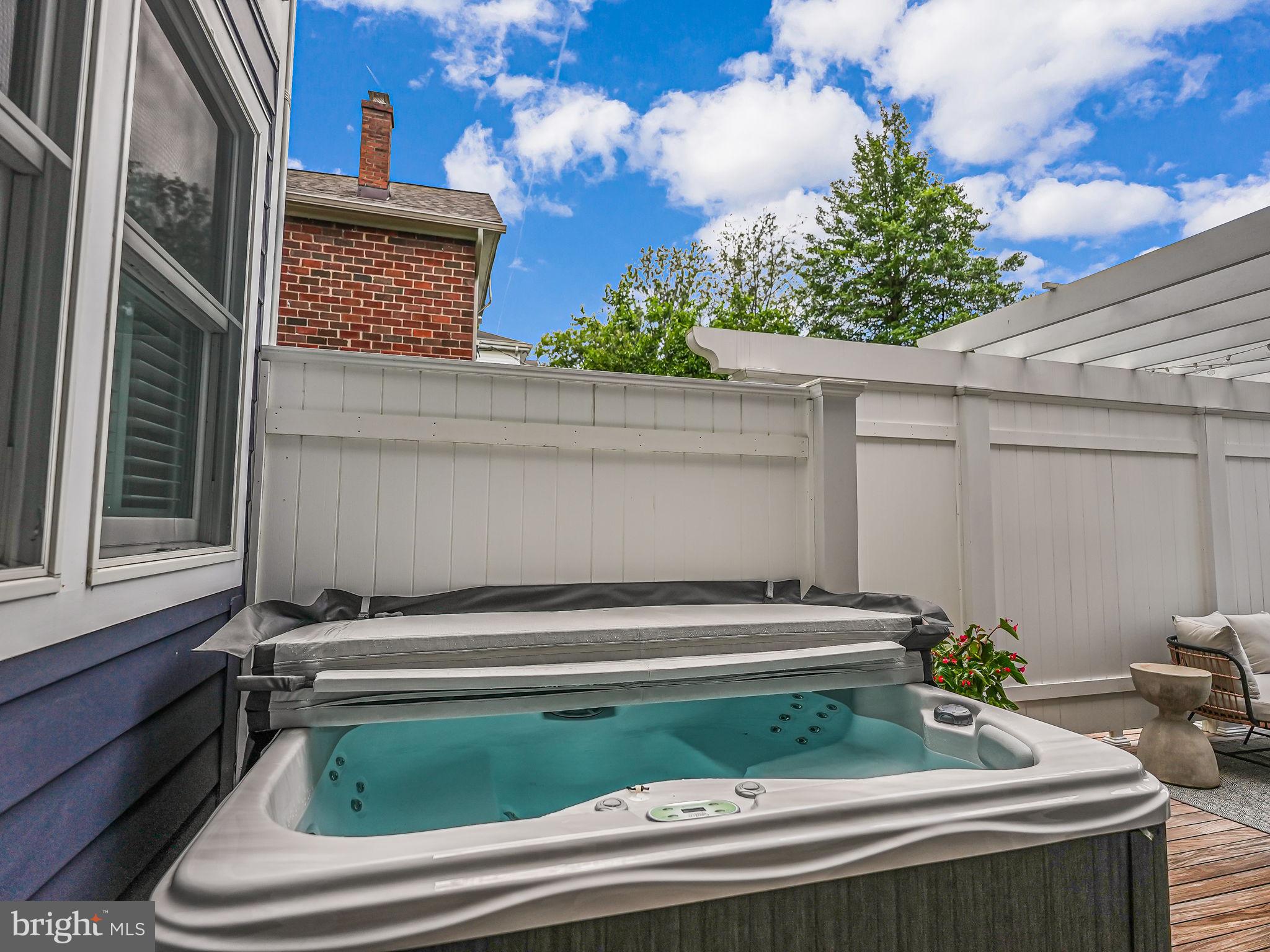 ROSEMONT PARK - Residential