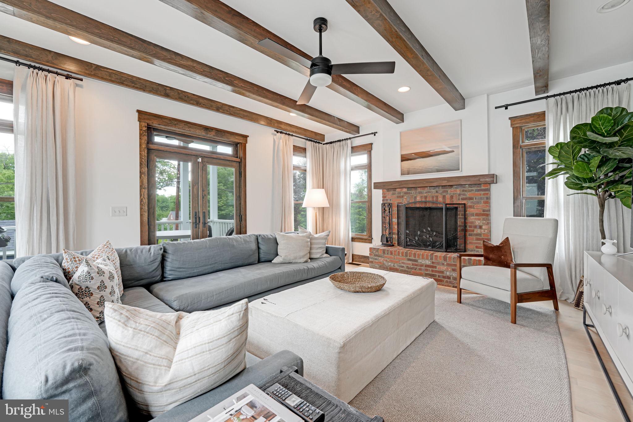 ROSEMONT PARK - Residential