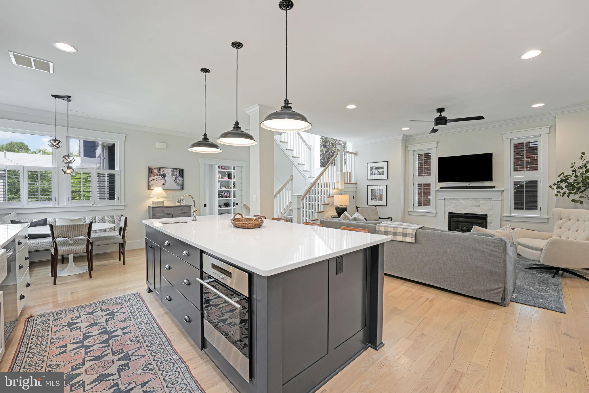 ROSEMONT PARK - Residential