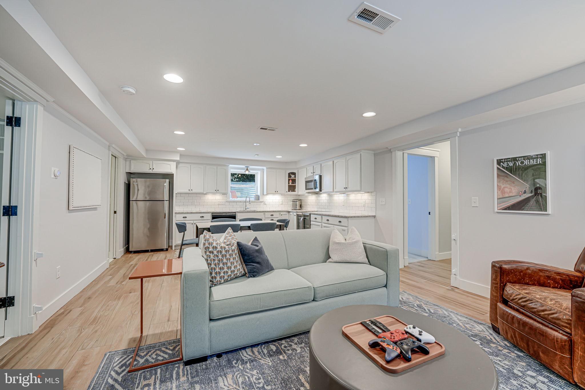 ROSEMONT PARK - Residential