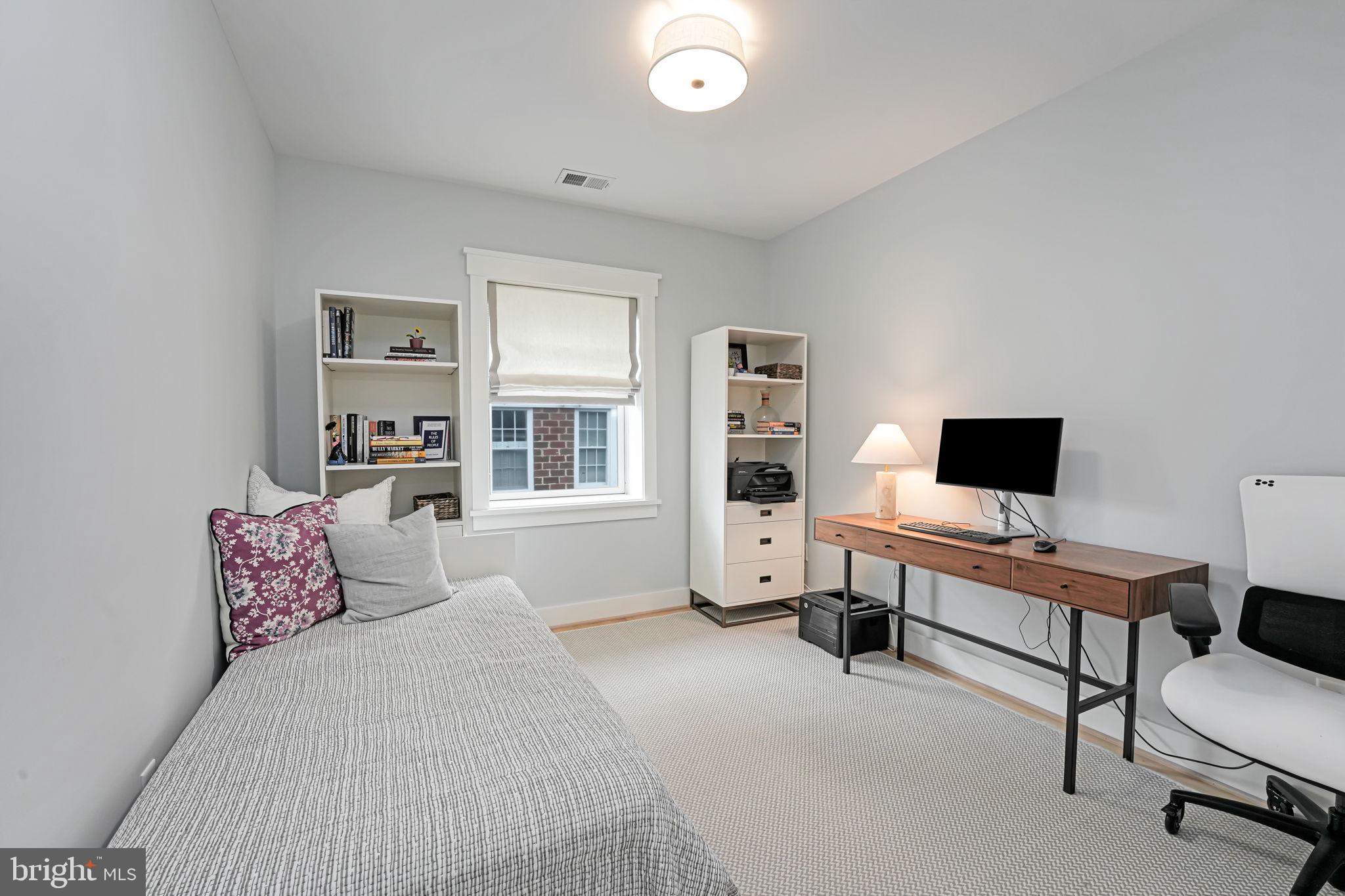 ROSEMONT PARK - Residential