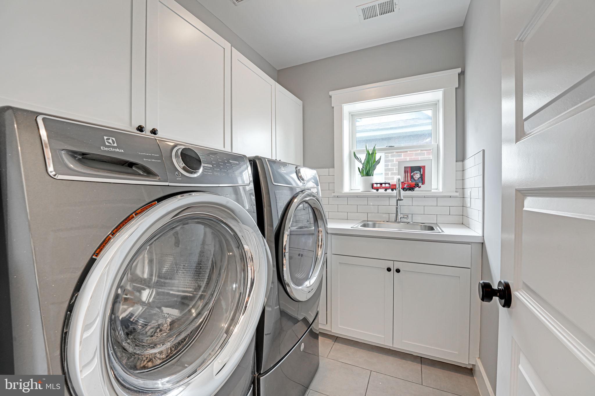 ROSEMONT PARK - Residential